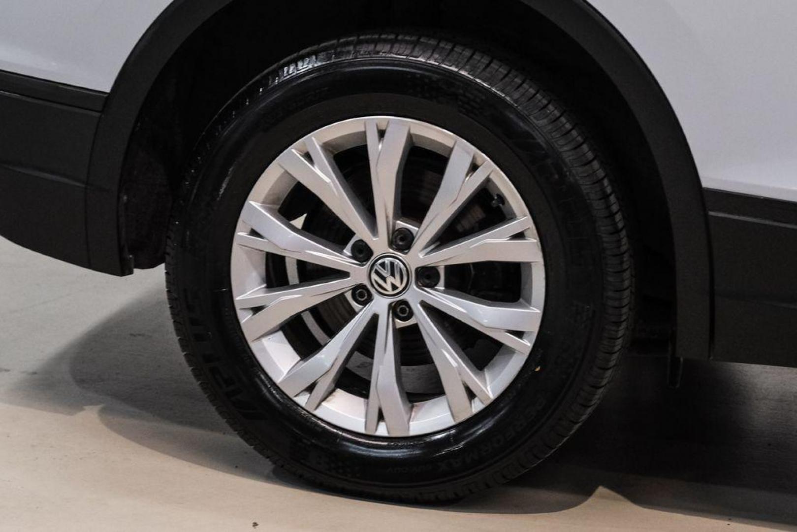 2018 White Silver /Titan Black Volkswagen Tiguan 2.0T S (3VV1B7AX8JM) with an 2.0L TSI DOHC engine, Automatic transmission, located at 15300 Midway Rd., Addison, TX, 75001, (972) 702-0011, 32.958321, -96.838074 - Photo#49