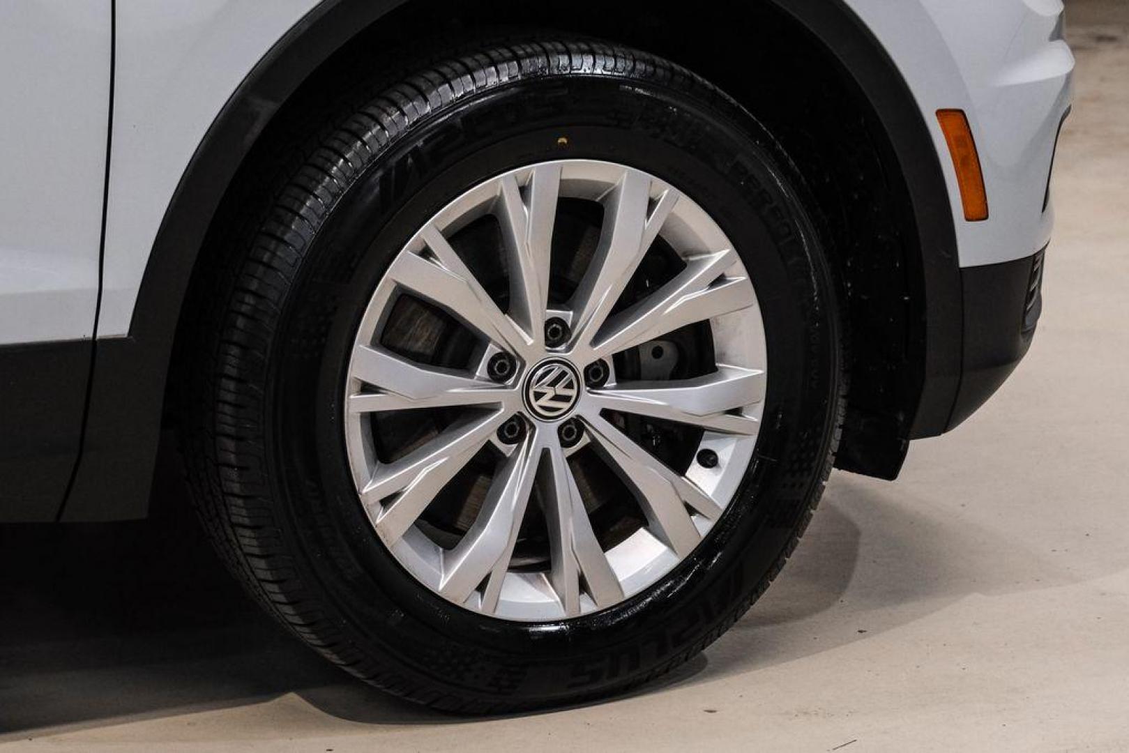 2018 White Silver /Titan Black Volkswagen Tiguan 2.0T S (3VV1B7AX8JM) with an 2.0L TSI DOHC engine, Automatic transmission, located at 15300 Midway Rd., Addison, TX, 75001, (972) 702-0011, 32.958321, -96.838074 - Photo#50