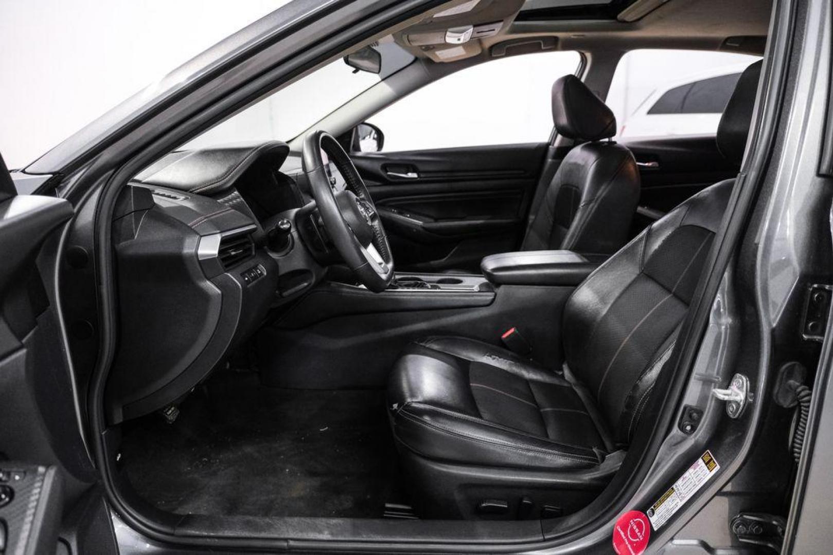 2022 Gun Metallic /Sport Nissan Altima 2.0 SR (1N4AL4CV0NN) with an 2.0L I4 PDI Turbocharged DOHC 16V LEV3-ULEV70 236hp engine, CVT transmission, located at 15300 Midway Rd., Addison, TX, 75001, (972) 702-0011, 32.958321, -96.838074 - Photo#3