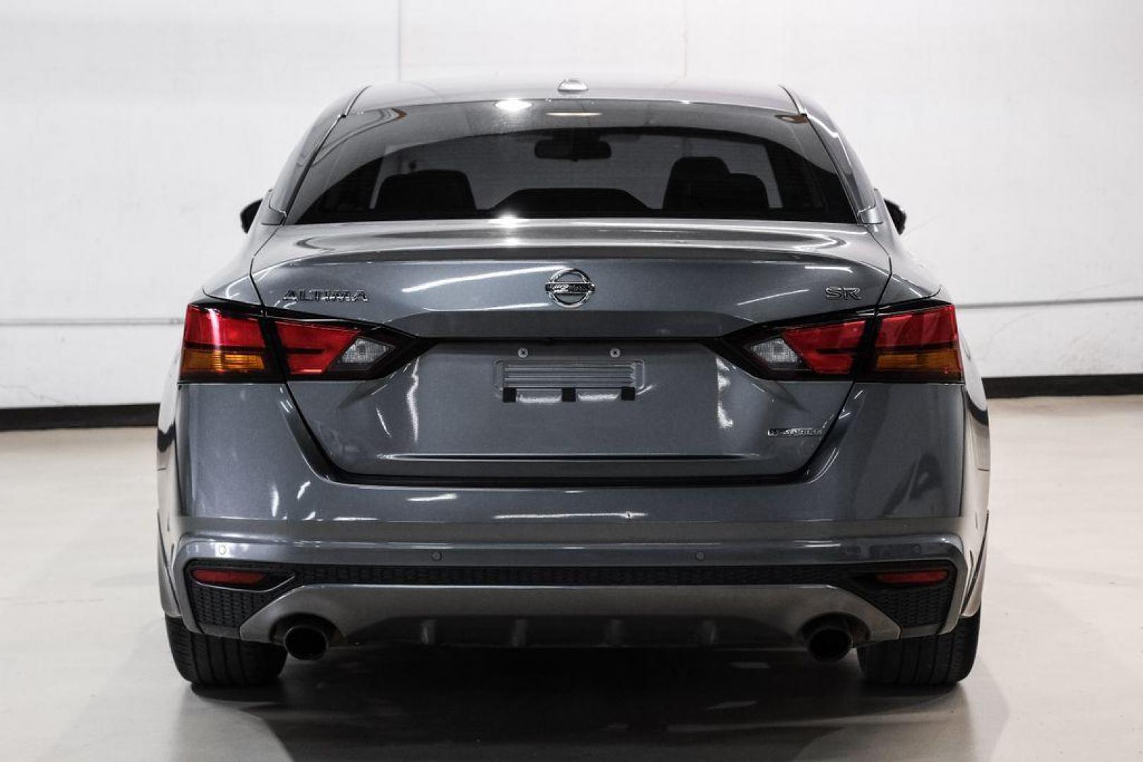 2022 Gun Metallic /Sport Nissan Altima 2.0 SR (1N4AL4CV0NN) with an 2.0L I4 PDI Turbocharged DOHC 16V LEV3-ULEV70 236hp engine, CVT transmission, located at 15300 Midway Rd., Addison, TX, 75001, (972) 702-0011, 32.958321, -96.838074 - Photo#9