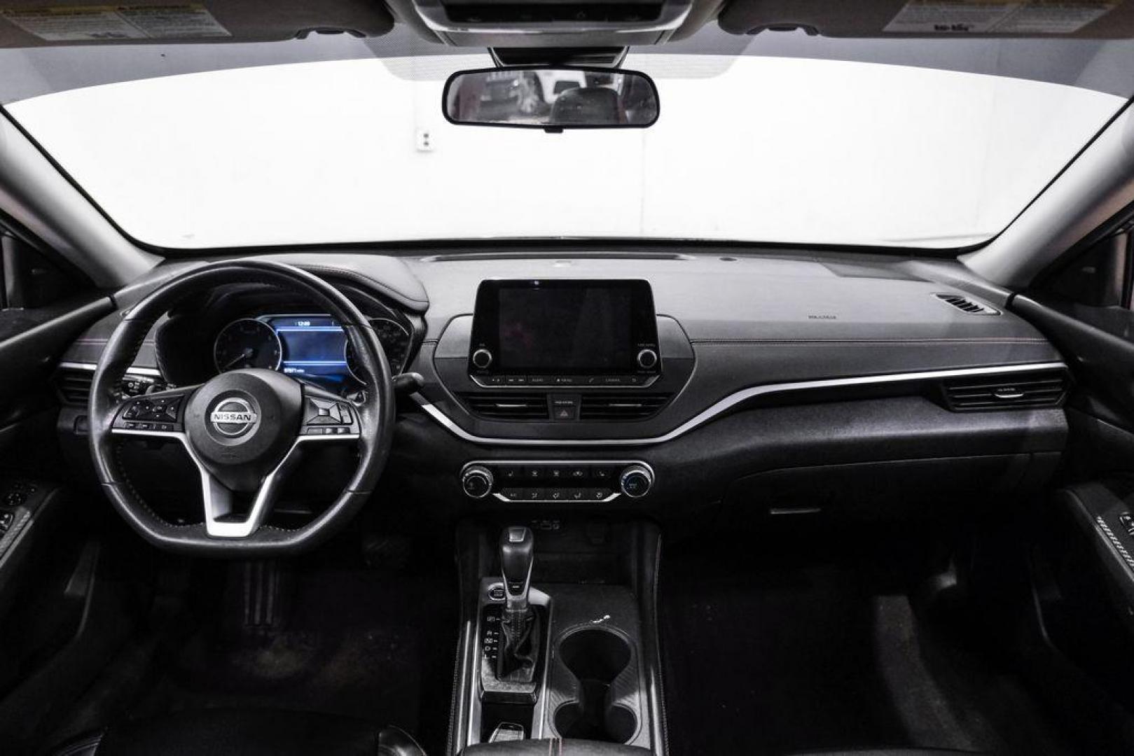 2022 Gun Metallic /Sport Nissan Altima 2.0 SR (1N4AL4CV0NN) with an 2.0L I4 PDI Turbocharged DOHC 16V LEV3-ULEV70 236hp engine, CVT transmission, located at 15300 Midway Rd., Addison, TX, 75001, (972) 702-0011, 32.958321, -96.838074 - Photo#15