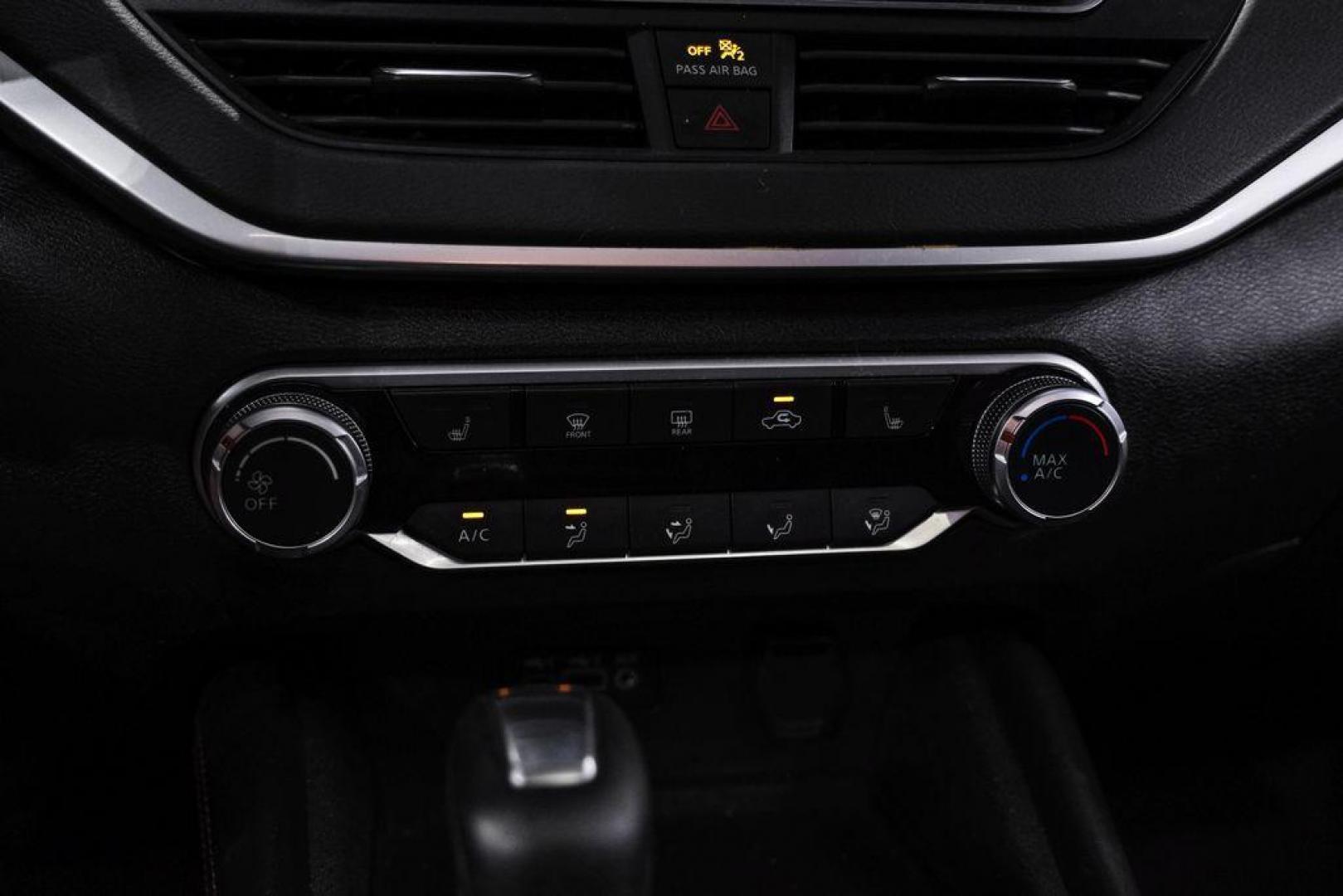 2022 Gun Metallic /Sport Nissan Altima 2.0 SR (1N4AL4CV0NN) with an 2.0L I4 PDI Turbocharged DOHC 16V LEV3-ULEV70 236hp engine, CVT transmission, located at 15300 Midway Rd., Addison, TX, 75001, (972) 702-0011, 32.958321, -96.838074 - Photo#26