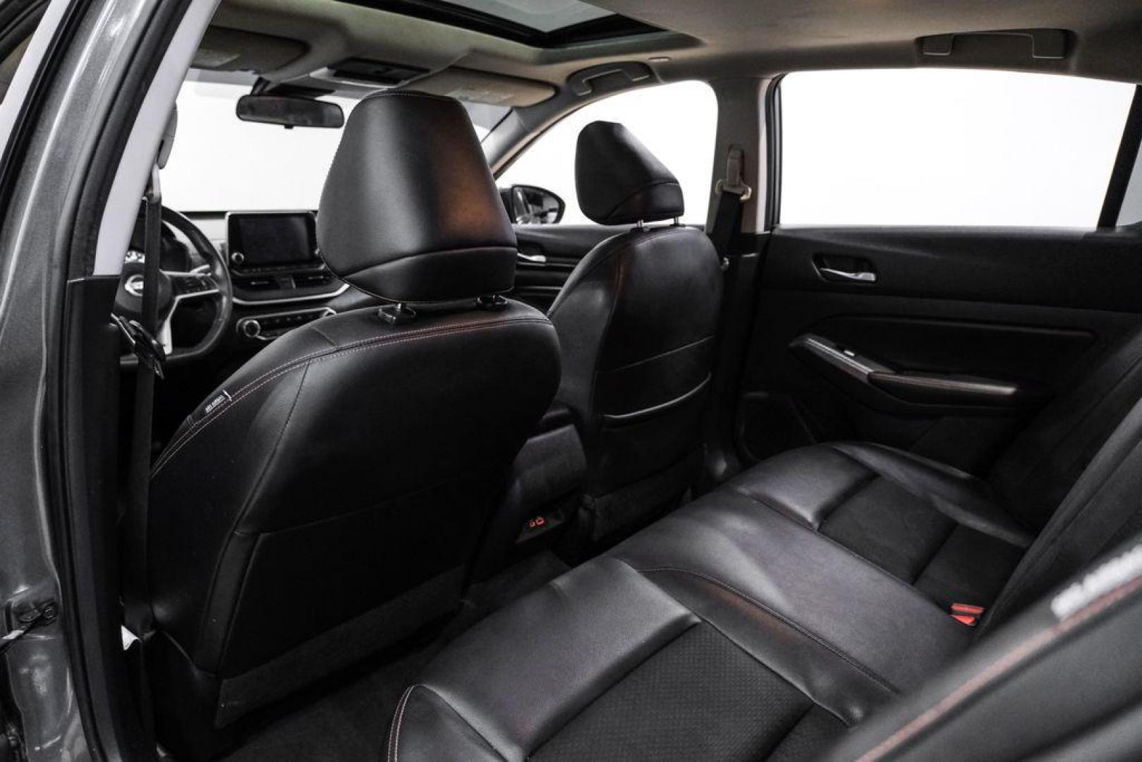 2022 Gun Metallic /Sport Nissan Altima 2.0 SR (1N4AL4CV0NN) with an 2.0L I4 PDI Turbocharged DOHC 16V LEV3-ULEV70 236hp engine, CVT transmission, located at 15300 Midway Rd., Addison, TX, 75001, (972) 702-0011, 32.958321, -96.838074 - Photo#37