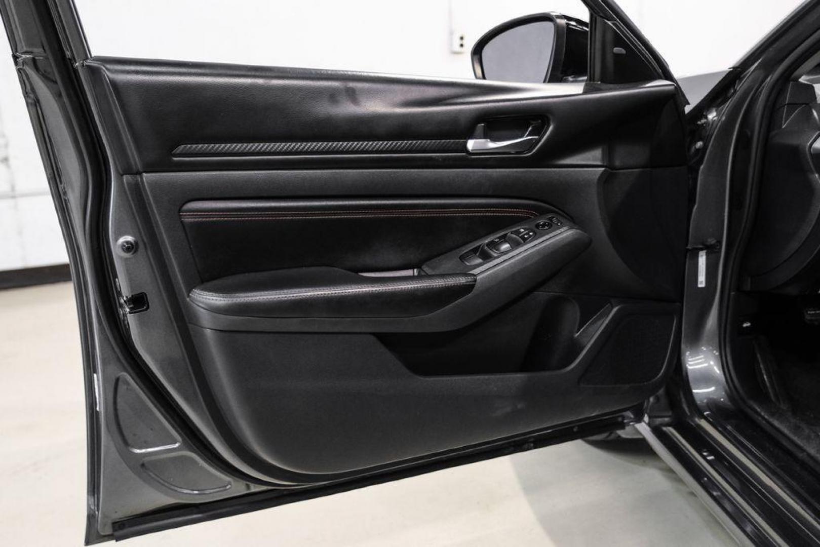 2022 Gun Metallic /Sport Nissan Altima 2.0 SR (1N4AL4CV0NN) with an 2.0L I4 PDI Turbocharged DOHC 16V LEV3-ULEV70 236hp engine, CVT transmission, located at 15300 Midway Rd., Addison, TX, 75001, (972) 702-0011, 32.958321, -96.838074 - Photo#41