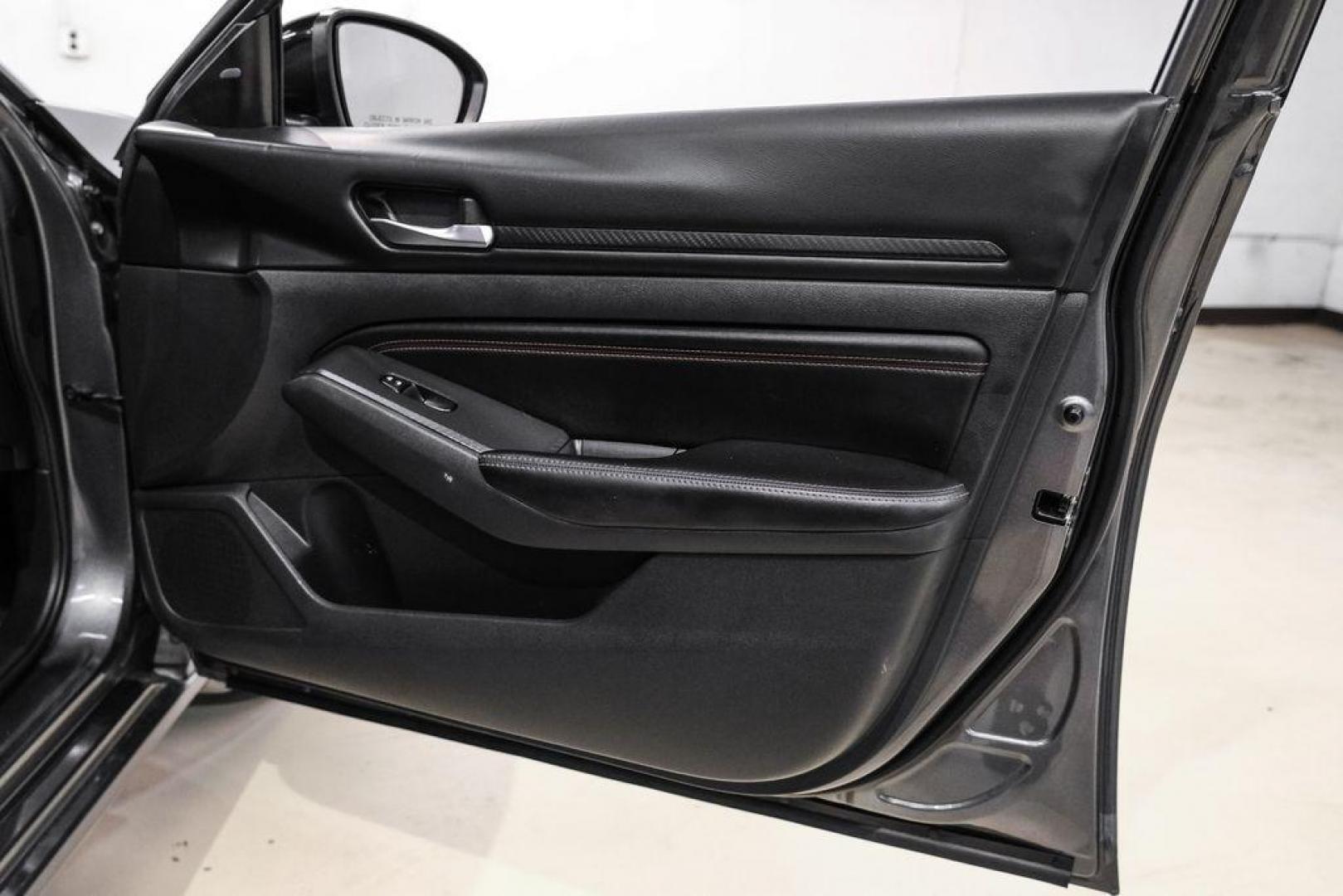 2022 Gun Metallic /Sport Nissan Altima 2.0 SR (1N4AL4CV0NN) with an 2.0L I4 PDI Turbocharged DOHC 16V LEV3-ULEV70 236hp engine, CVT transmission, located at 15300 Midway Rd., Addison, TX, 75001, (972) 702-0011, 32.958321, -96.838074 - Photo#43