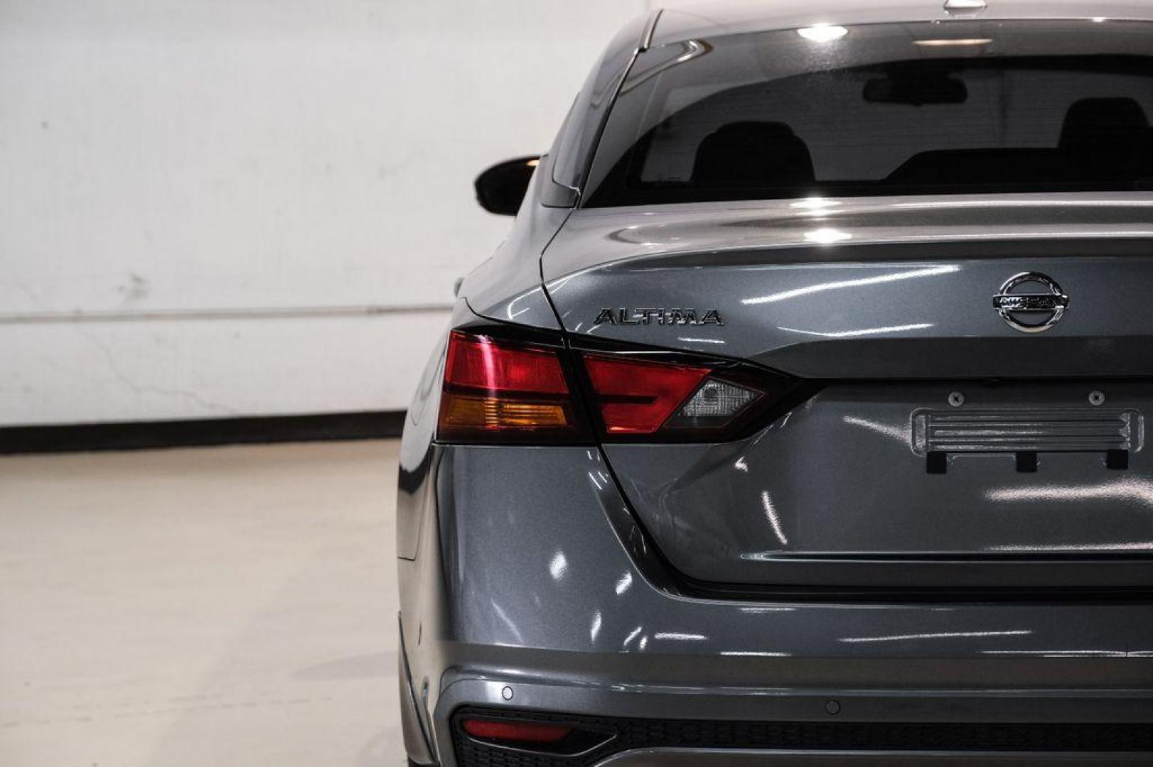 2022 Gun Metallic /Sport Nissan Altima 2.0 SR (1N4AL4CV0NN) with an 2.0L I4 PDI Turbocharged DOHC 16V LEV3-ULEV70 236hp engine, CVT transmission, located at 15300 Midway Rd., Addison, TX, 75001, (972) 702-0011, 32.958321, -96.838074 - Photo#47