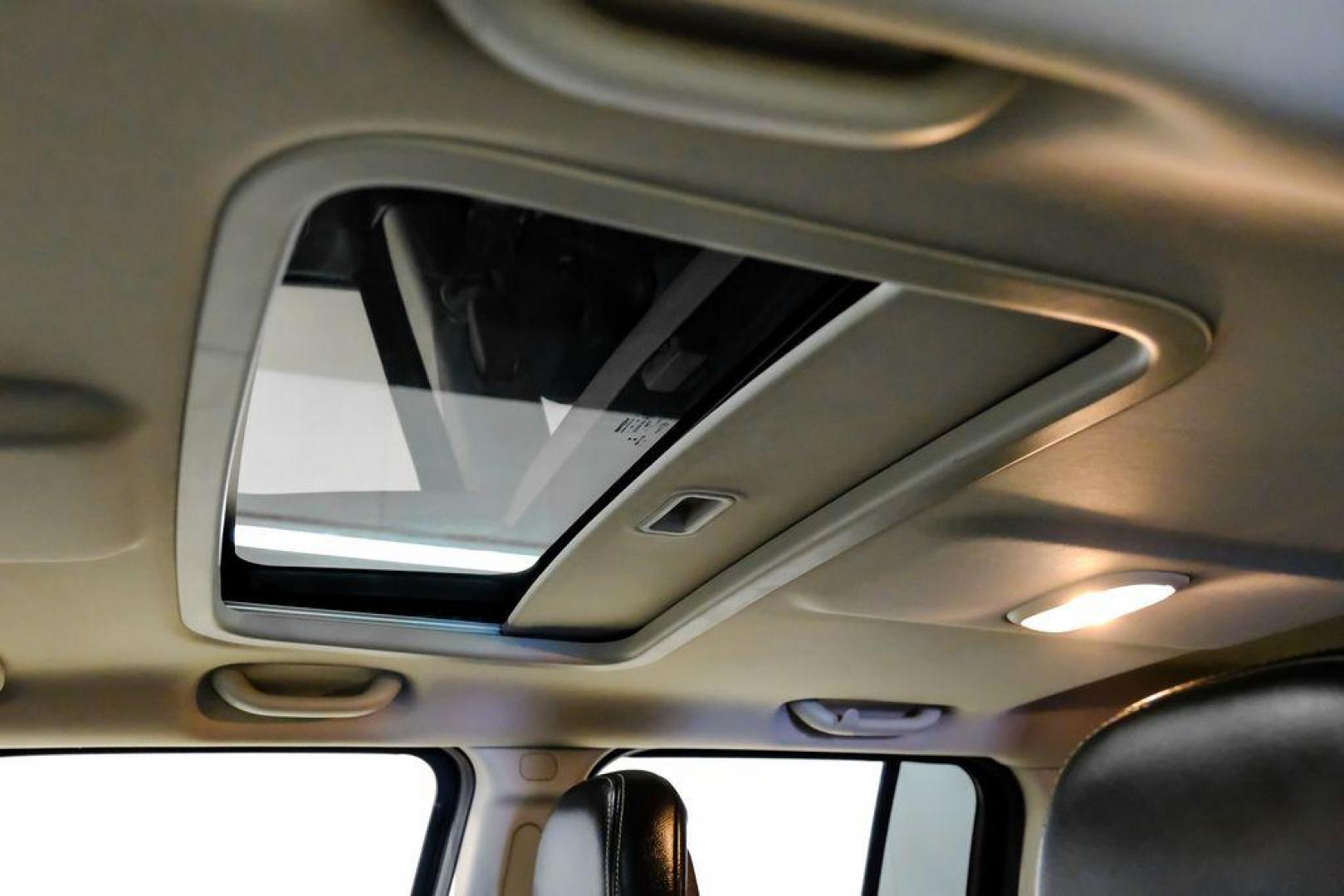 2016 True Blue Pearlcoat /Gray Jeep Patriot High Altitude (1C4NJRFB5GD) with an 2.4L I4 DOHC 16V Dual VVT engine, Automatic transmission, located at 15300 Midway Rd., Addison, TX, 75001, (972) 702-0011, 32.958321, -96.838074 - Photo#4