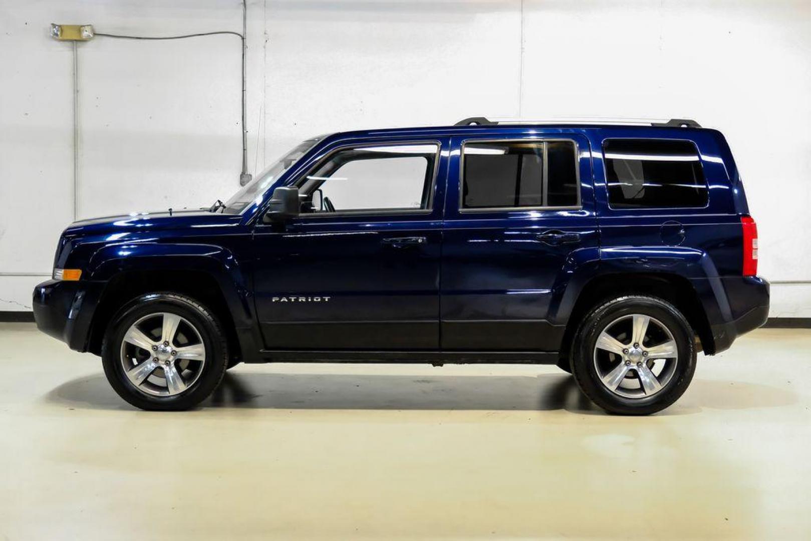2016 True Blue Pearlcoat /Gray Jeep Patriot High Altitude (1C4NJRFB5GD) with an 2.4L I4 DOHC 16V Dual VVT engine, Automatic transmission, located at 15300 Midway Rd., Addison, TX, 75001, (972) 702-0011, 32.958321, -96.838074 - Photo#10