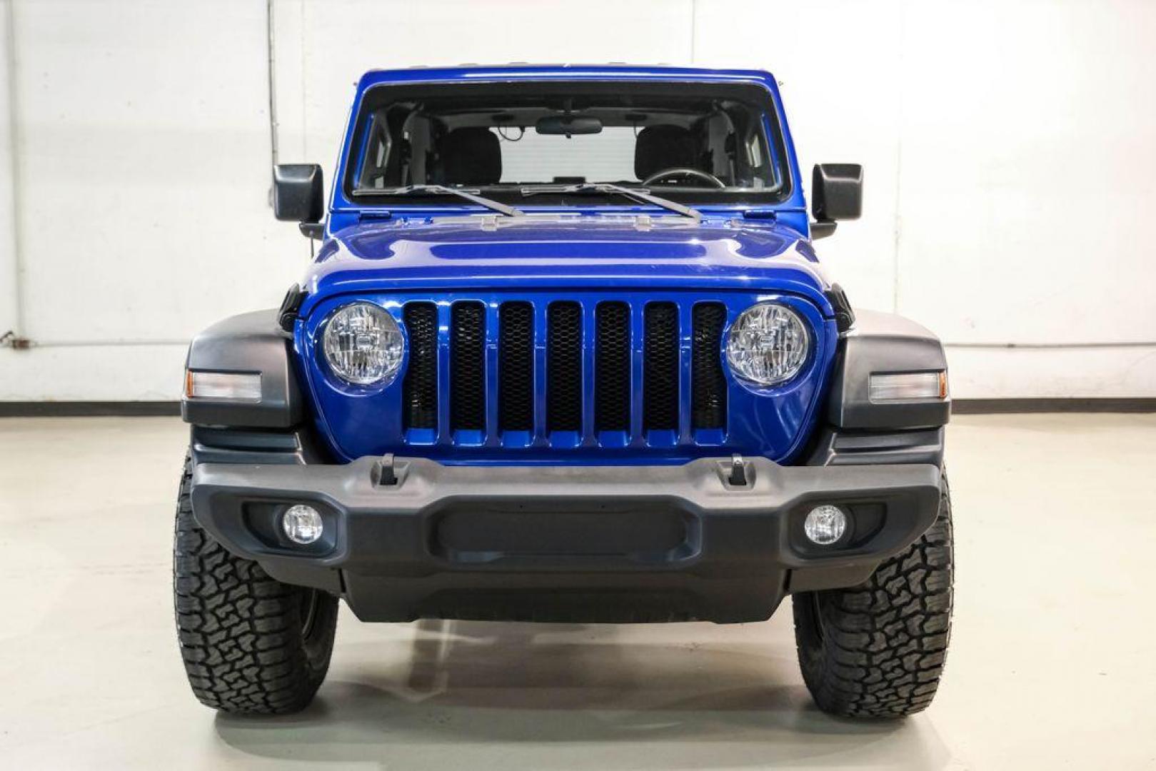 2018 Ocean Blue Metallic Clearcoat /Black Jeep Wrangler Sport (1C4GJXAG8JW) with an 3.6L V6 24V VVT engine, Automatic transmission, located at 15300 Midway Rd., Addison, TX, 75001, (972) 702-0011, 32.958321, -96.838074 - Photo#4