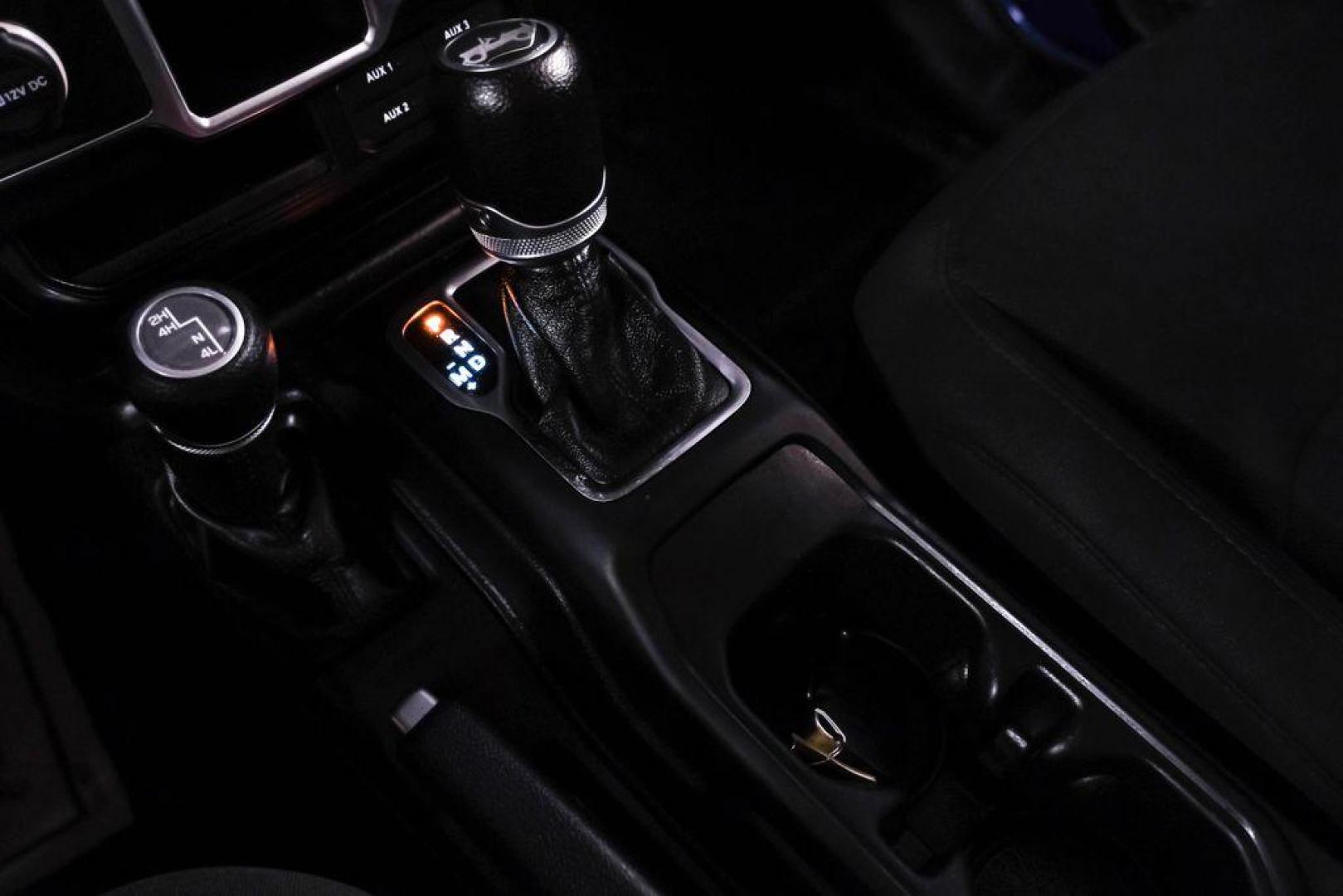 2018 Ocean Blue Metallic Clearcoat /Black Jeep Wrangler Sport (1C4GJXAG8JW) with an 3.6L V6 24V VVT engine, Automatic transmission, located at 15300 Midway Rd., Addison, TX, 75001, (972) 702-0011, 32.958321, -96.838074 - Photo#23