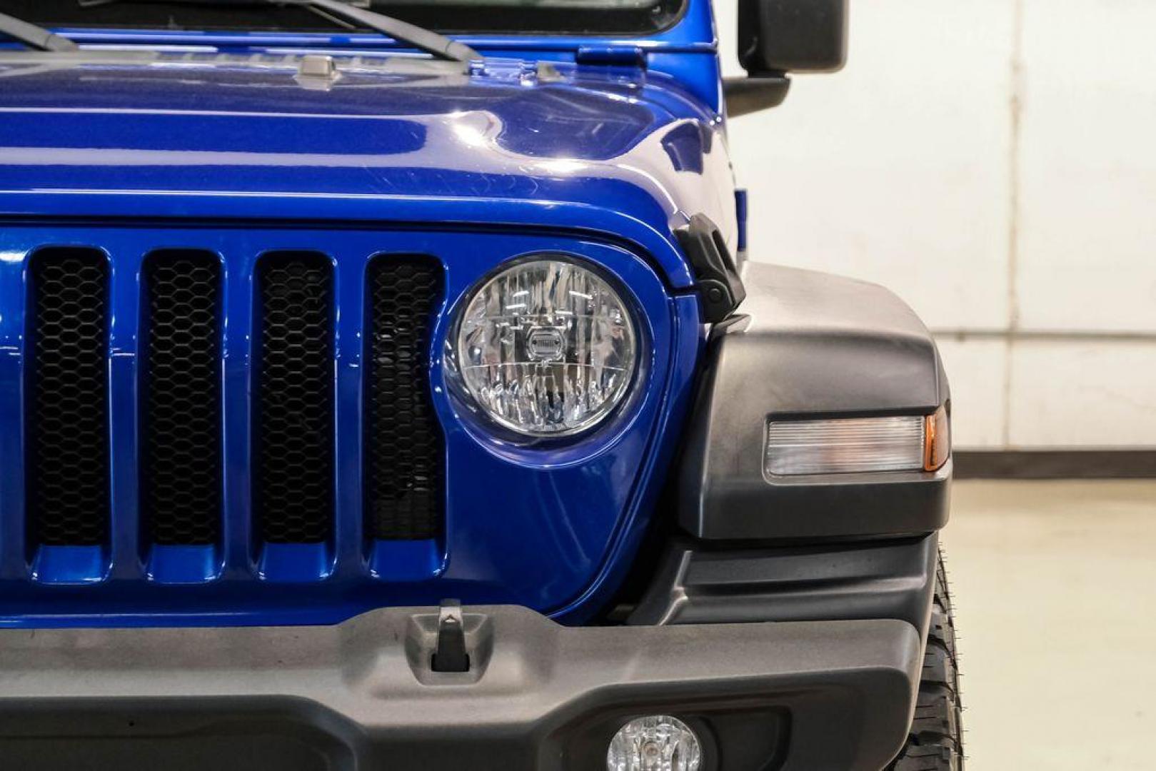 2018 Ocean Blue Metallic Clearcoat /Black Jeep Wrangler Sport (1C4GJXAG8JW) with an 3.6L V6 24V VVT engine, Automatic transmission, located at 15300 Midway Rd., Addison, TX, 75001, (972) 702-0011, 32.958321, -96.838074 - Photo#36