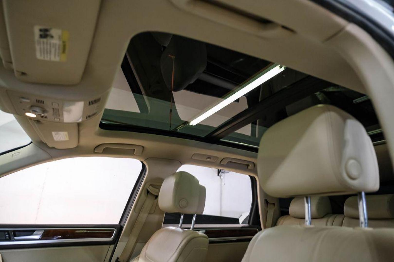 2014 Pure White /Cornsilk Beige Volkswagen Touareg 3.6L (WVGEF9BP5ED) with an 3.6L V6 DOHC engine, Automatic transmission, located at 15300 Midway Rd., Addison, TX, 75001, (972) 702-0011, 32.958321, -96.838074 - Photo#4