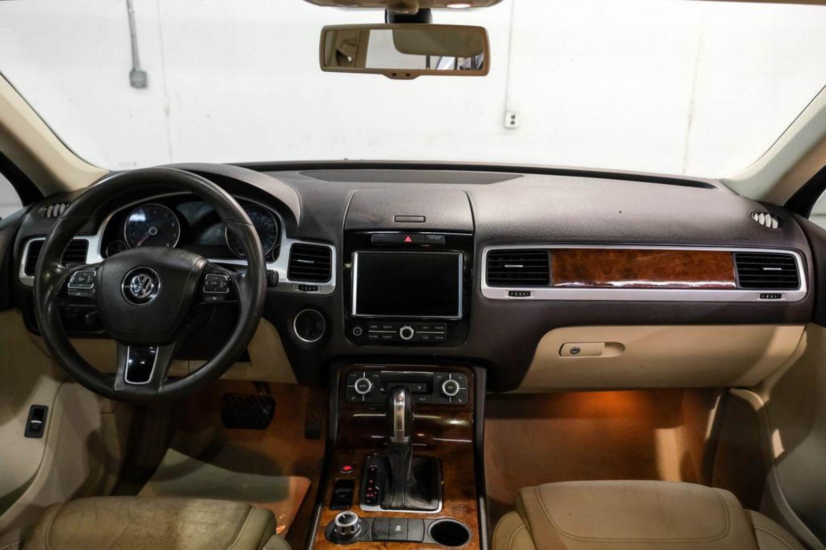 2014 Pure White /Cornsilk Beige Volkswagen Touareg 3.6L (WVGEF9BP5ED) with an 3.6L V6 DOHC engine, Automatic transmission, located at 15300 Midway Rd., Addison, TX, 75001, (972) 702-0011, 32.958321, -96.838074 - Photo#13