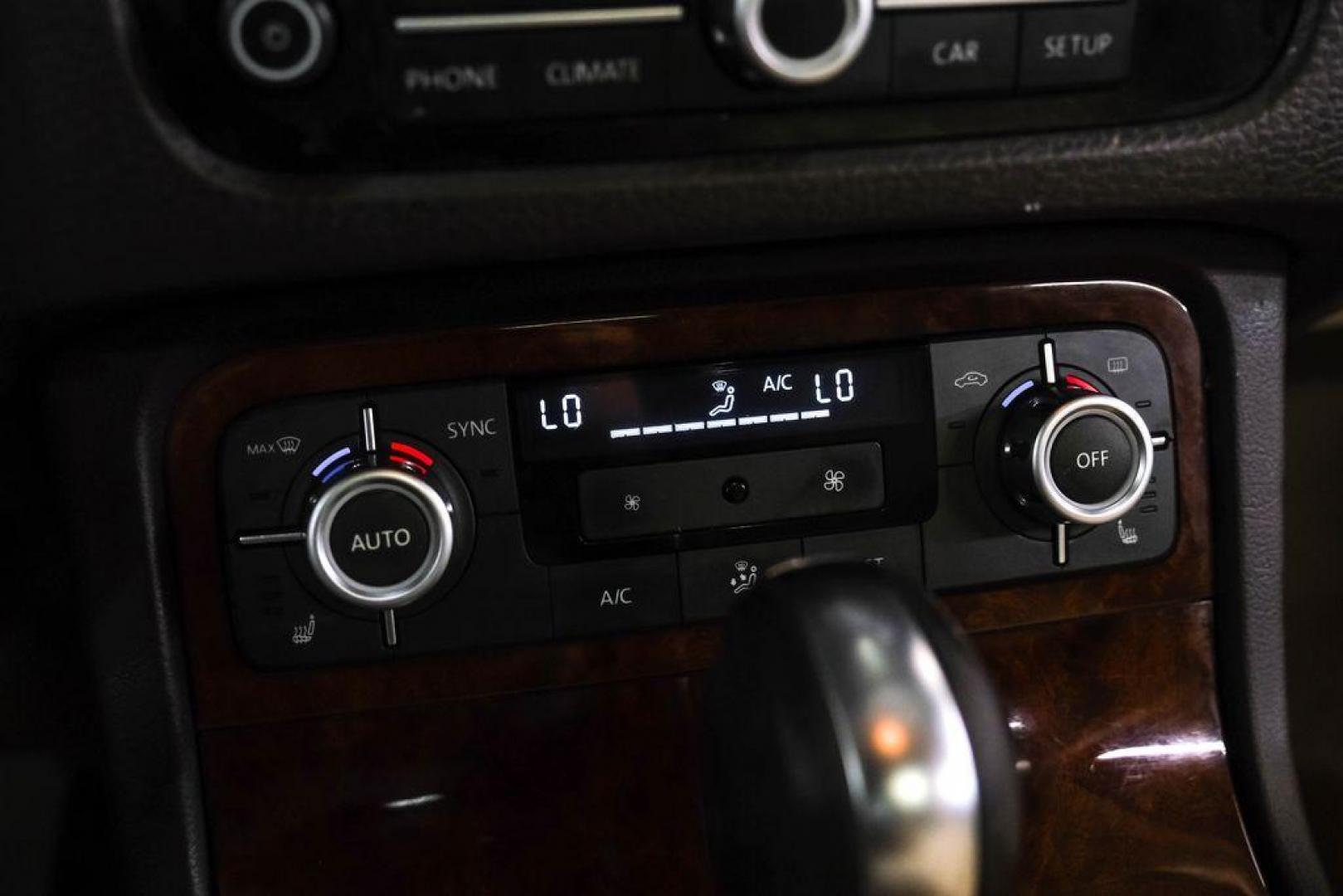 2014 Pure White /Cornsilk Beige Volkswagen Touareg 3.6L (WVGEF9BP5ED) with an 3.6L V6 DOHC engine, Automatic transmission, located at 15300 Midway Rd., Addison, TX, 75001, (972) 702-0011, 32.958321, -96.838074 - Photo#26