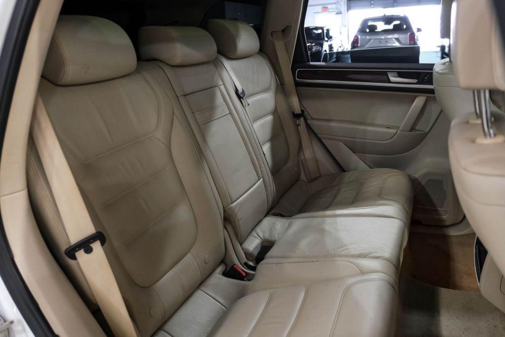 2014 Pure White /Cornsilk Beige Volkswagen Touareg 3.6L (WVGEF9BP5ED) with an 3.6L V6 DOHC engine, Automatic transmission, located at 15300 Midway Rd., Addison, TX, 75001, (972) 702-0011, 32.958321, -96.838074 - Photo#32