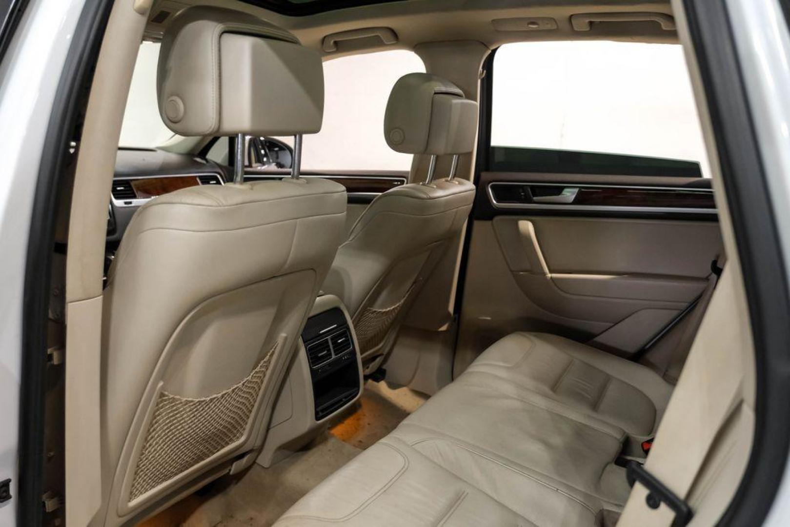 2014 Pure White /Cornsilk Beige Volkswagen Touareg 3.6L (WVGEF9BP5ED) with an 3.6L V6 DOHC engine, Automatic transmission, located at 15300 Midway Rd., Addison, TX, 75001, (972) 702-0011, 32.958321, -96.838074 - Photo#34