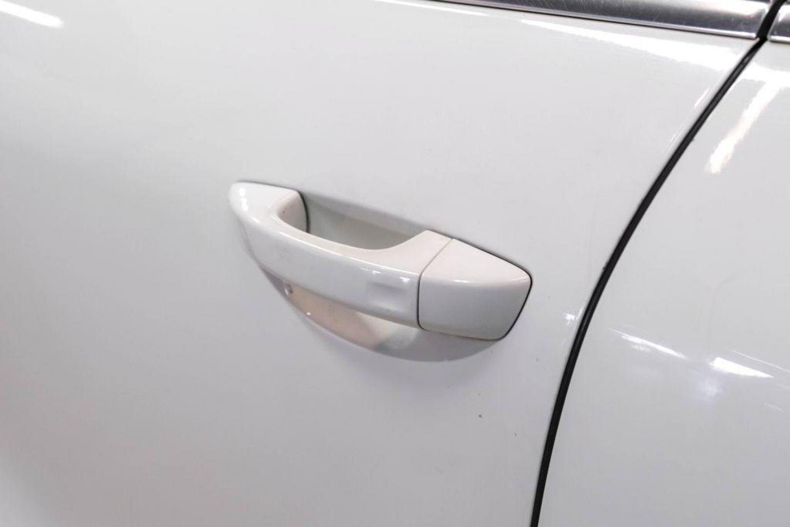 2014 Pure White /Cornsilk Beige Volkswagen Touareg 3.6L (WVGEF9BP5ED) with an 3.6L V6 DOHC engine, Automatic transmission, located at 15300 Midway Rd., Addison, TX, 75001, (972) 702-0011, 32.958321, -96.838074 - Photo#36