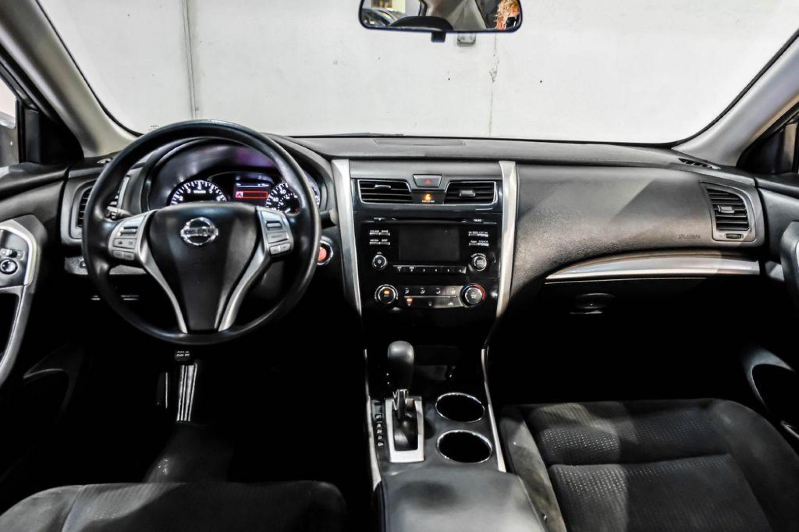 2015 Gun Metallic /Charcoal Nissan Altima 2.5 S (1N4AL3AP4FN) with an 2.5L I4 DOHC 16V engine, CVT transmission, located at 15300 Midway Rd., Addison, TX, 75001, (972) 702-0011, 32.958321, -96.838074 - Photo#14