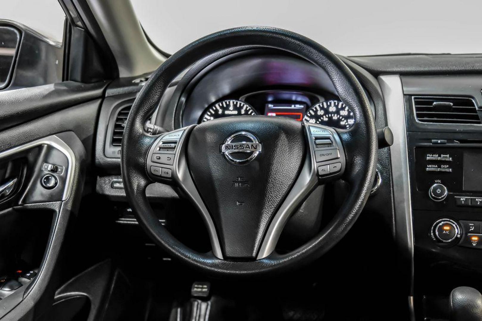 2015 Gun Metallic /Charcoal Nissan Altima 2.5 S (1N4AL3AP4FN) with an 2.5L I4 DOHC 16V engine, CVT transmission, located at 15300 Midway Rd., Addison, TX, 75001, (972) 702-0011, 32.958321, -96.838074 - Photo#15