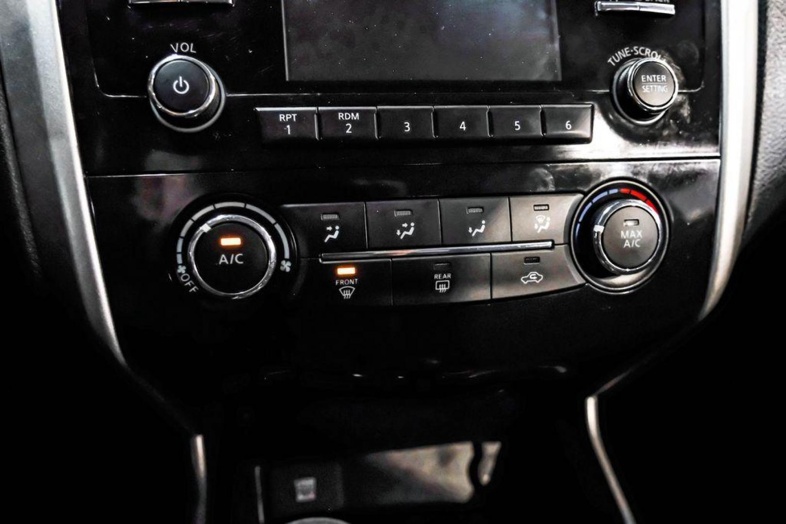 2015 Gun Metallic /Charcoal Nissan Altima 2.5 S (1N4AL3AP4FN) with an 2.5L I4 DOHC 16V engine, CVT transmission, located at 15300 Midway Rd., Addison, TX, 75001, (972) 702-0011, 32.958321, -96.838074 - Photo#23