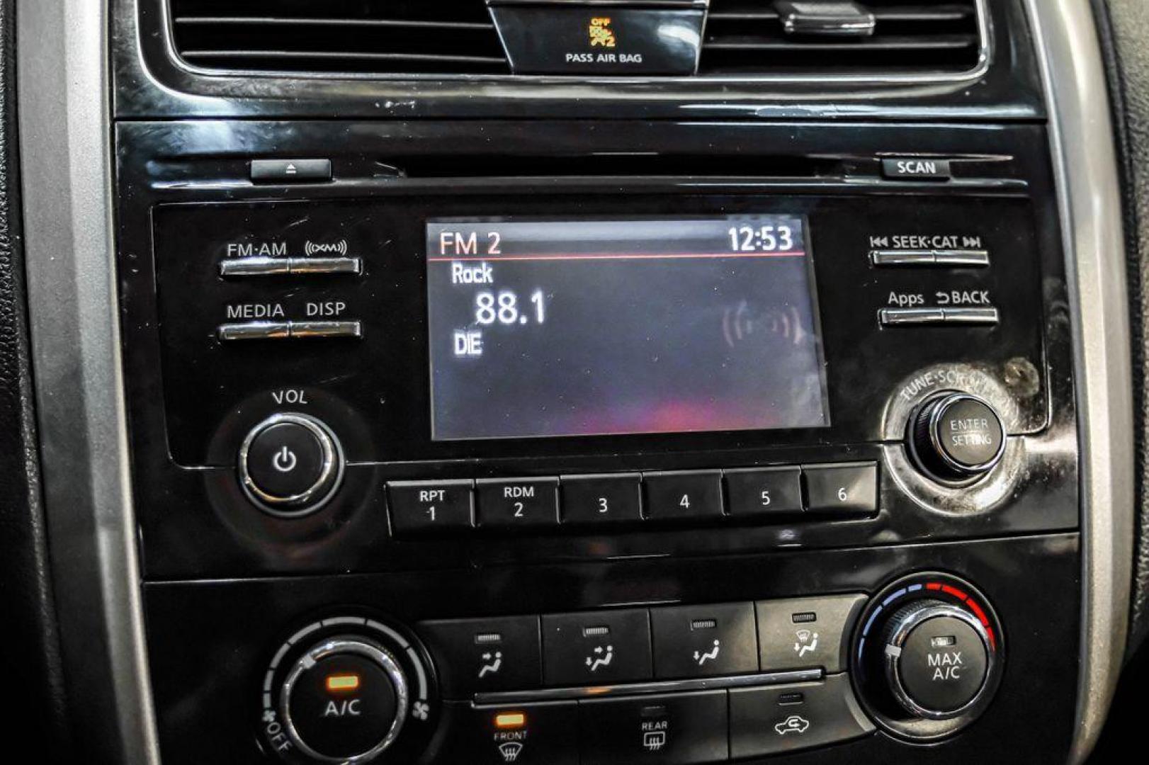 2015 Gun Metallic /Charcoal Nissan Altima 2.5 S (1N4AL3AP4FN) with an 2.5L I4 DOHC 16V engine, CVT transmission, located at 15300 Midway Rd., Addison, TX, 75001, (972) 702-0011, 32.958321, -96.838074 - Photo#24