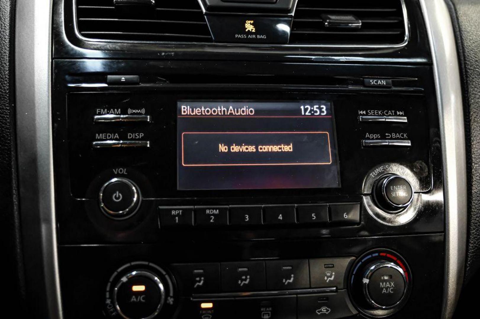 2015 Gun Metallic /Charcoal Nissan Altima 2.5 S (1N4AL3AP4FN) with an 2.5L I4 DOHC 16V engine, CVT transmission, located at 15300 Midway Rd., Addison, TX, 75001, (972) 702-0011, 32.958321, -96.838074 - Photo#26