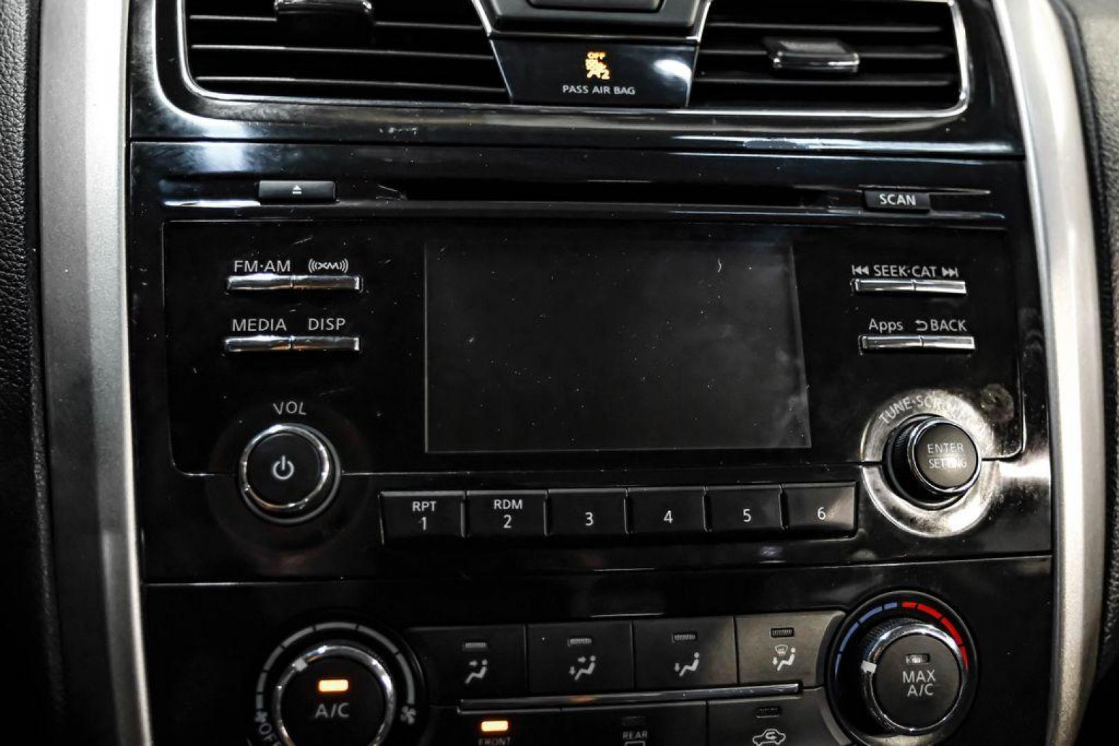 2015 Gun Metallic /Charcoal Nissan Altima 2.5 S (1N4AL3AP4FN) with an 2.5L I4 DOHC 16V engine, CVT transmission, located at 15300 Midway Rd., Addison, TX, 75001, (972) 702-0011, 32.958321, -96.838074 - Photo#27