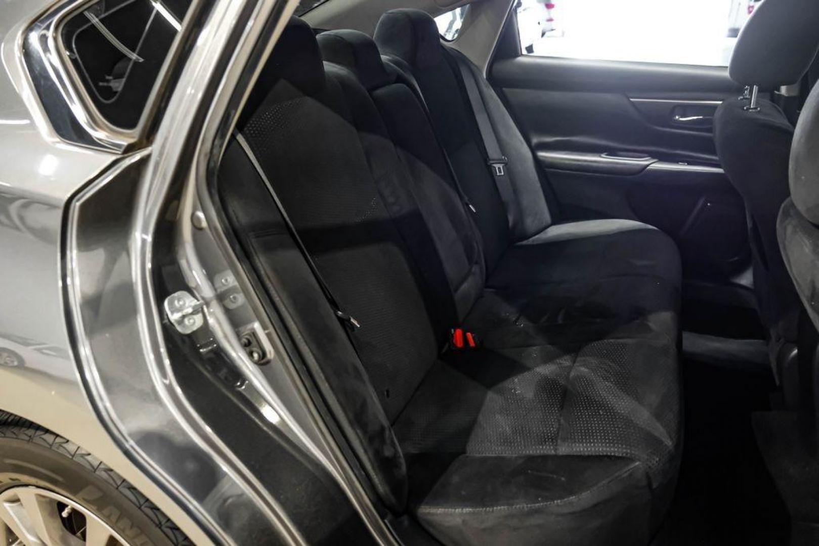 2015 Gun Metallic /Charcoal Nissan Altima 2.5 S (1N4AL3AP4FN) with an 2.5L I4 DOHC 16V engine, CVT transmission, located at 15300 Midway Rd., Addison, TX, 75001, (972) 702-0011, 32.958321, -96.838074 - Photo#32