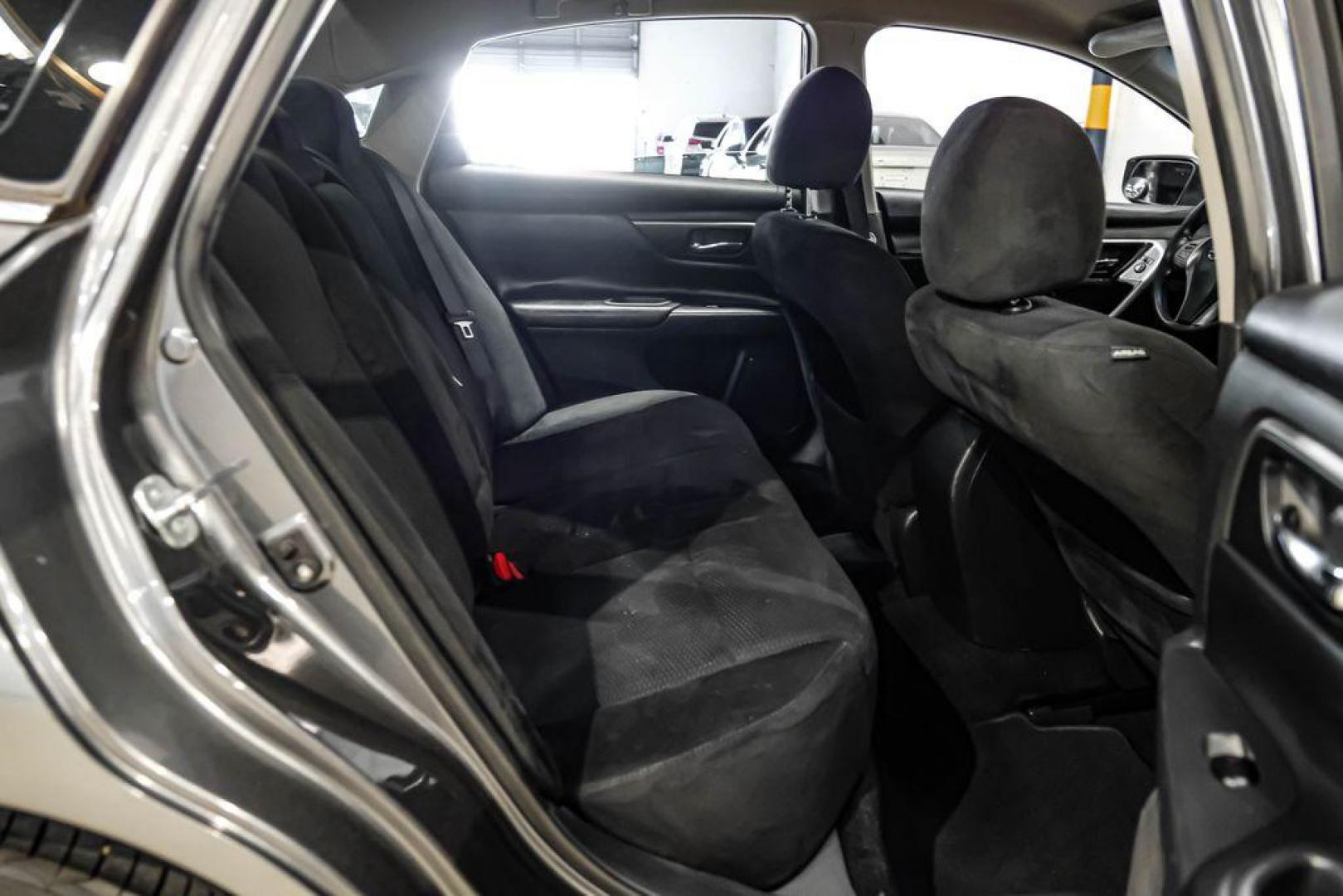 2015 Gun Metallic /Charcoal Nissan Altima 2.5 S (1N4AL3AP4FN) with an 2.5L I4 DOHC 16V engine, CVT transmission, located at 15300 Midway Rd., Addison, TX, 75001, (972) 702-0011, 32.958321, -96.838074 - Photo#33