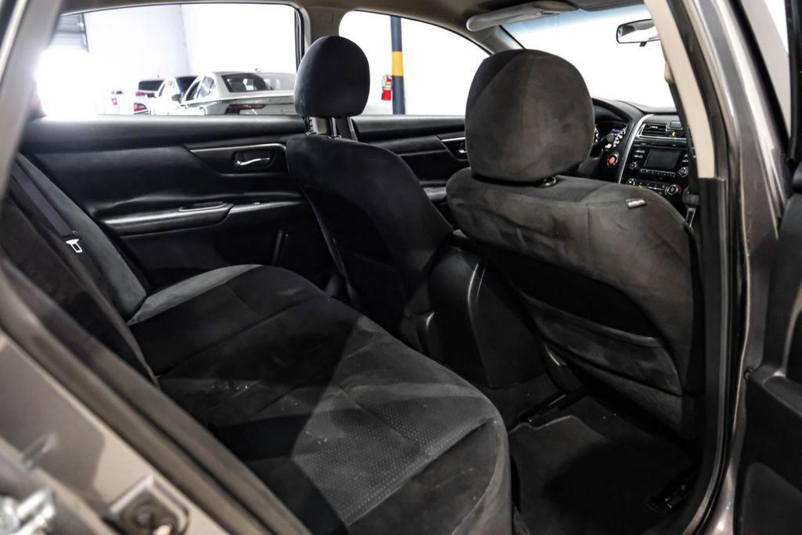 2015 Gun Metallic /Charcoal Nissan Altima 2.5 S (1N4AL3AP4FN) with an 2.5L I4 DOHC 16V engine, CVT transmission, located at 15300 Midway Rd., Addison, TX, 75001, (972) 702-0011, 32.958321, -96.838074 - Photo#34