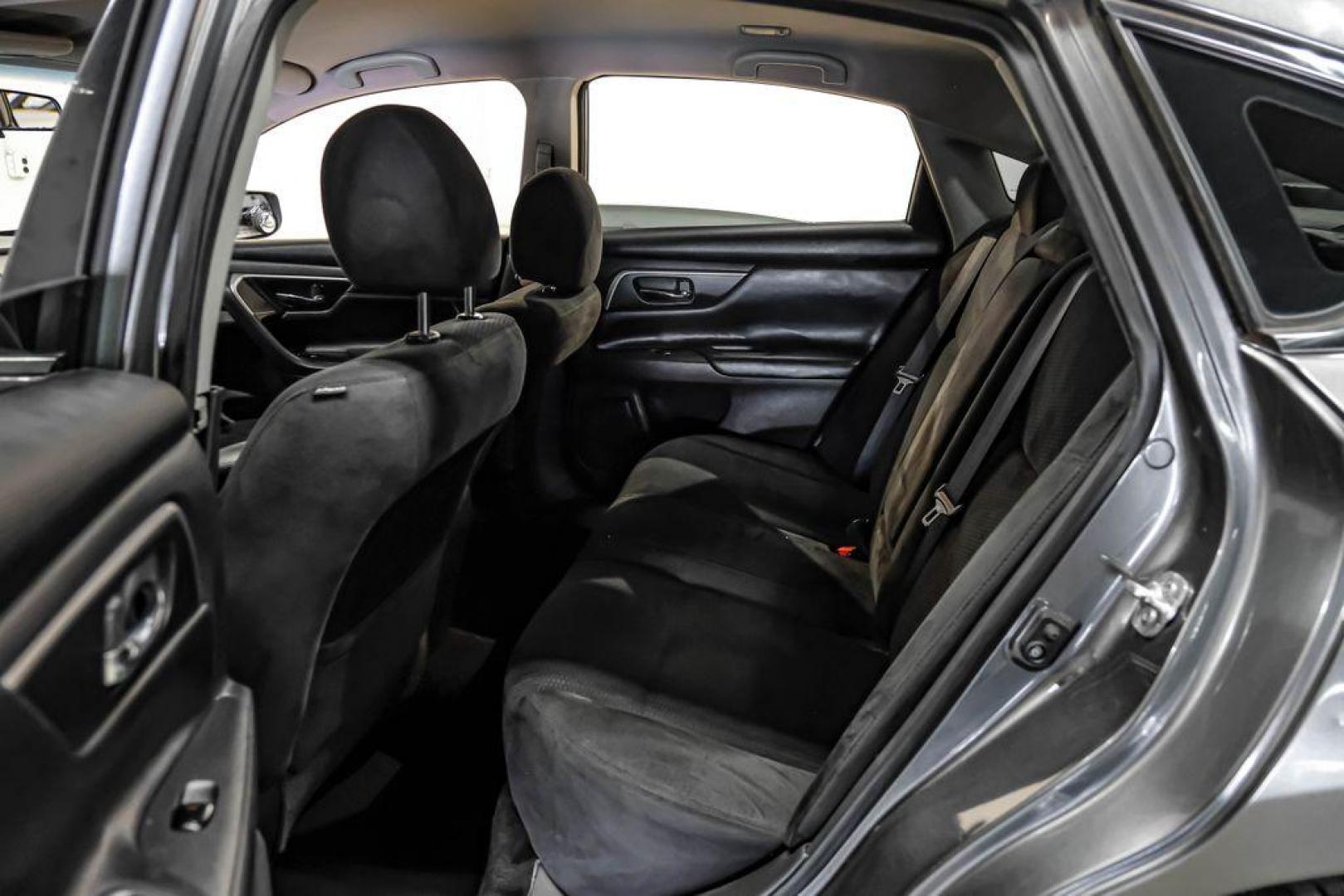 2015 Gun Metallic /Charcoal Nissan Altima 2.5 S (1N4AL3AP4FN) with an 2.5L I4 DOHC 16V engine, CVT transmission, located at 15300 Midway Rd., Addison, TX, 75001, (972) 702-0011, 32.958321, -96.838074 - Photo#36