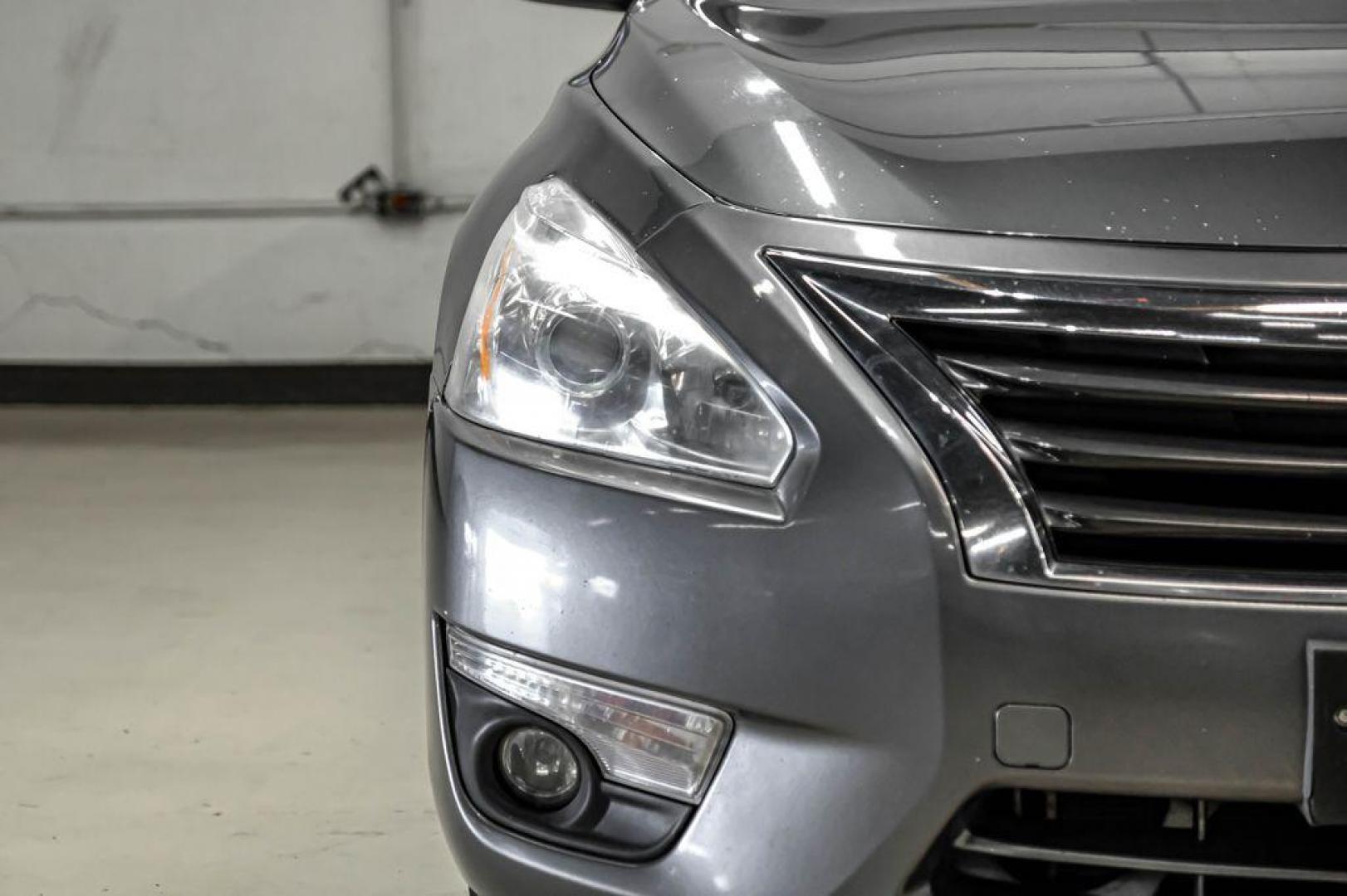 2015 Gun Metallic /Charcoal Nissan Altima 2.5 S (1N4AL3AP4FN) with an 2.5L I4 DOHC 16V engine, CVT transmission, located at 15300 Midway Rd., Addison, TX, 75001, (972) 702-0011, 32.958321, -96.838074 - Photo#45