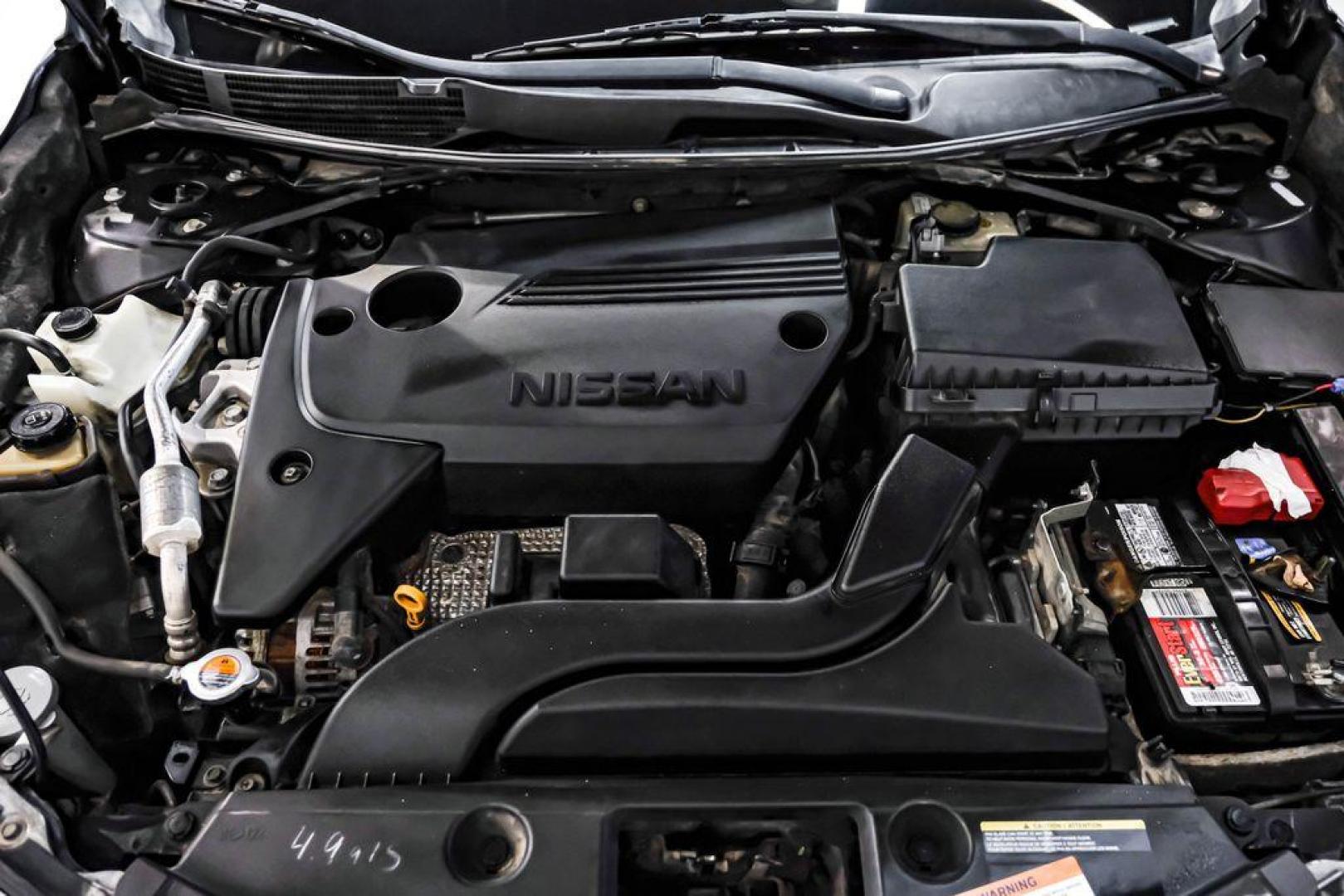 2015 Gun Metallic /Charcoal Nissan Altima 2.5 S (1N4AL3AP4FN) with an 2.5L I4 DOHC 16V engine, CVT transmission, located at 15300 Midway Rd., Addison, TX, 75001, (972) 702-0011, 32.958321, -96.838074 - Photo#50