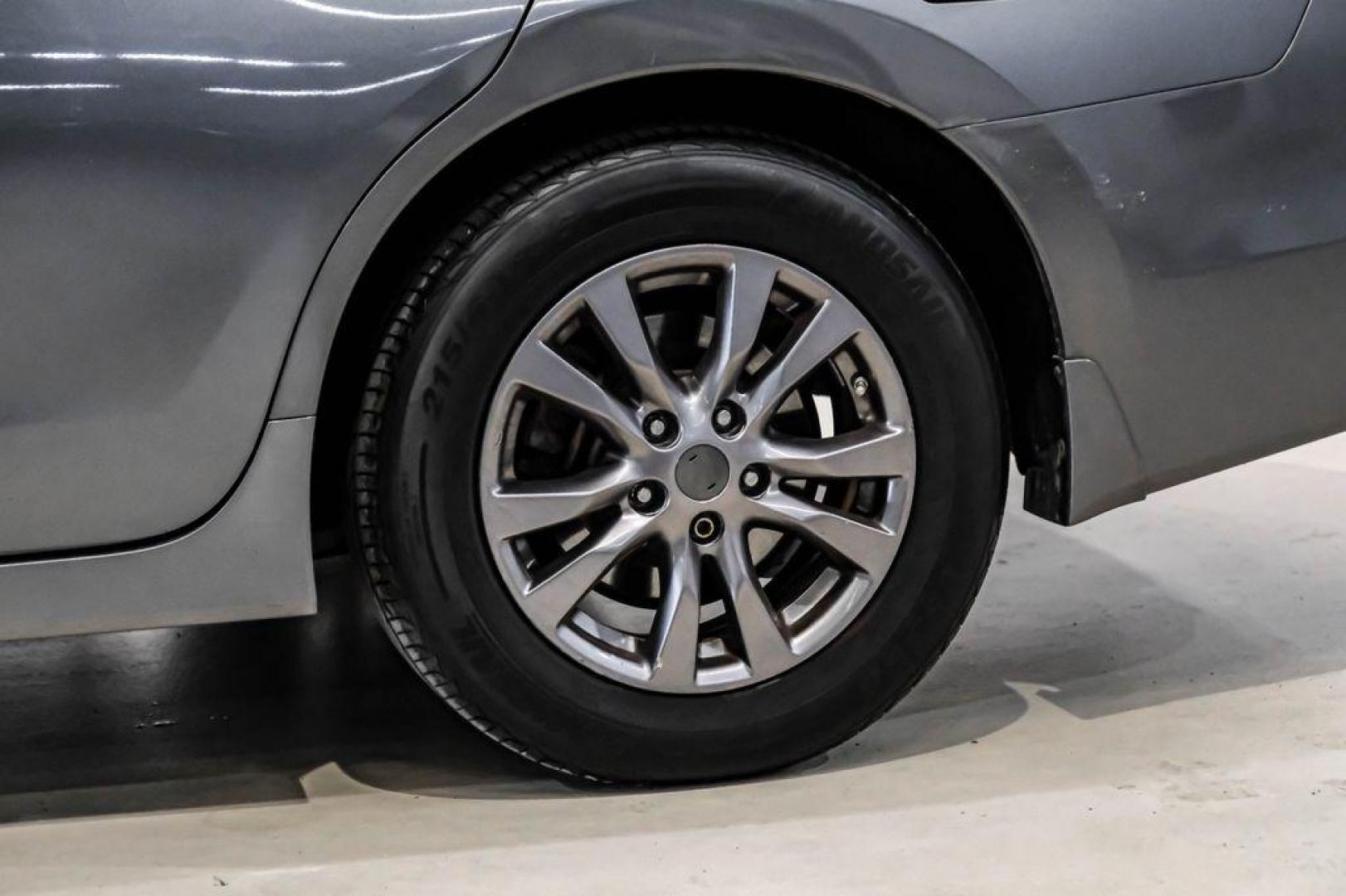 2015 Gun Metallic /Charcoal Nissan Altima 2.5 S (1N4AL3AP4FN) with an 2.5L I4 DOHC 16V engine, CVT transmission, located at 15300 Midway Rd., Addison, TX, 75001, (972) 702-0011, 32.958321, -96.838074 - Photo#56