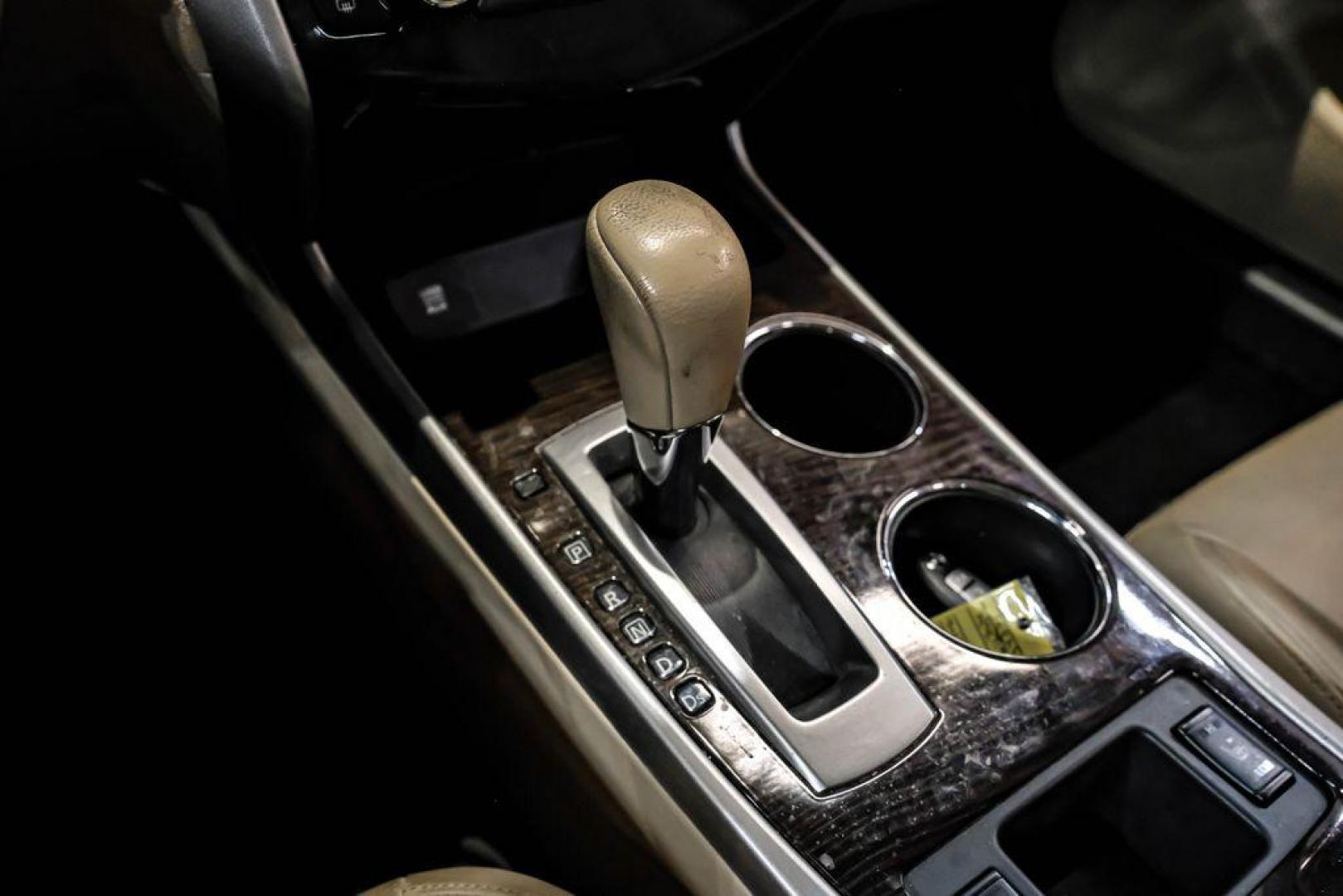 2015 Pearl White /Beige Nissan Altima 3.5 SL (1N4BL3AP6FC) with an 3.5L V6 DOHC 24V engine, CVT transmission, located at 15300 Midway Rd., Addison, TX, 75001, (972) 702-0011, 32.958321, -96.838074 - Photo#24