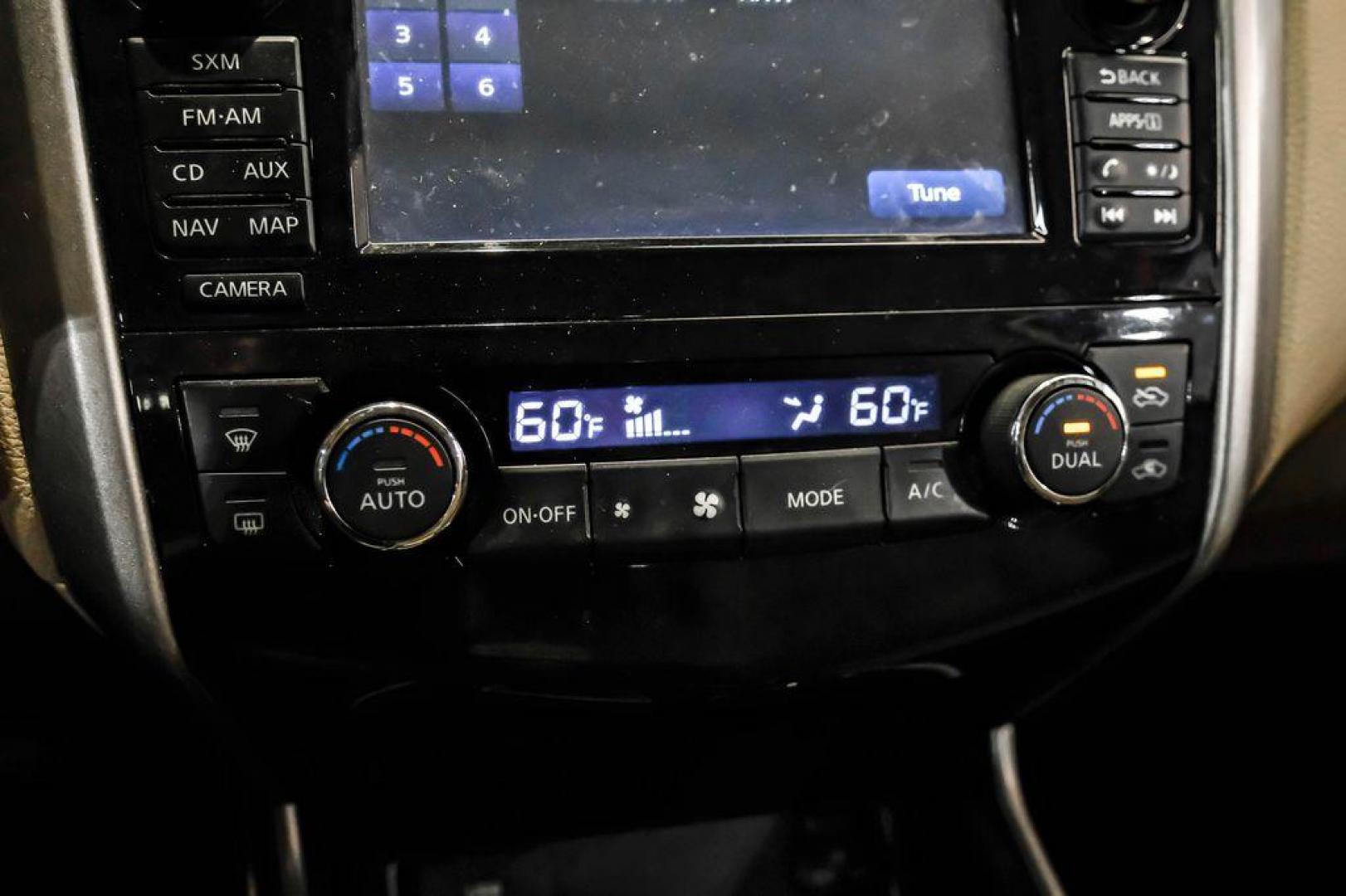 2015 Pearl White /Beige Nissan Altima 3.5 SL (1N4BL3AP6FC) with an 3.5L V6 DOHC 24V engine, CVT transmission, located at 15300 Midway Rd., Addison, TX, 75001, (972) 702-0011, 32.958321, -96.838074 - Photo#25