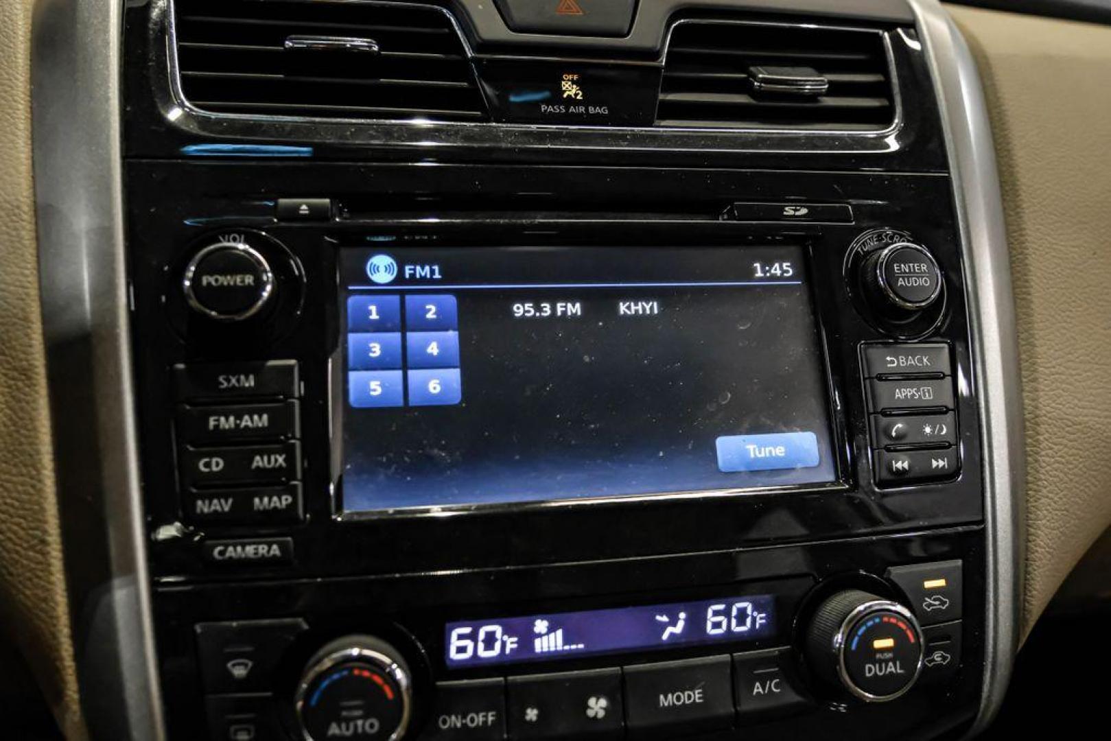 2015 Pearl White /Beige Nissan Altima 3.5 SL (1N4BL3AP6FC) with an 3.5L V6 DOHC 24V engine, CVT transmission, located at 15300 Midway Rd., Addison, TX, 75001, (972) 702-0011, 32.958321, -96.838074 - Photo#26