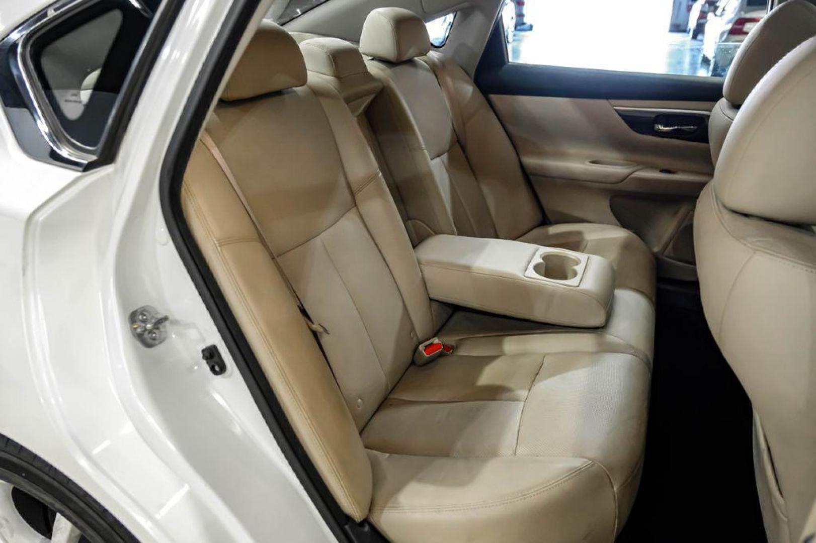 2015 Pearl White /Beige Nissan Altima 3.5 SL (1N4BL3AP6FC) with an 3.5L V6 DOHC 24V engine, CVT transmission, located at 15300 Midway Rd., Addison, TX, 75001, (972) 702-0011, 32.958321, -96.838074 - Photo#34