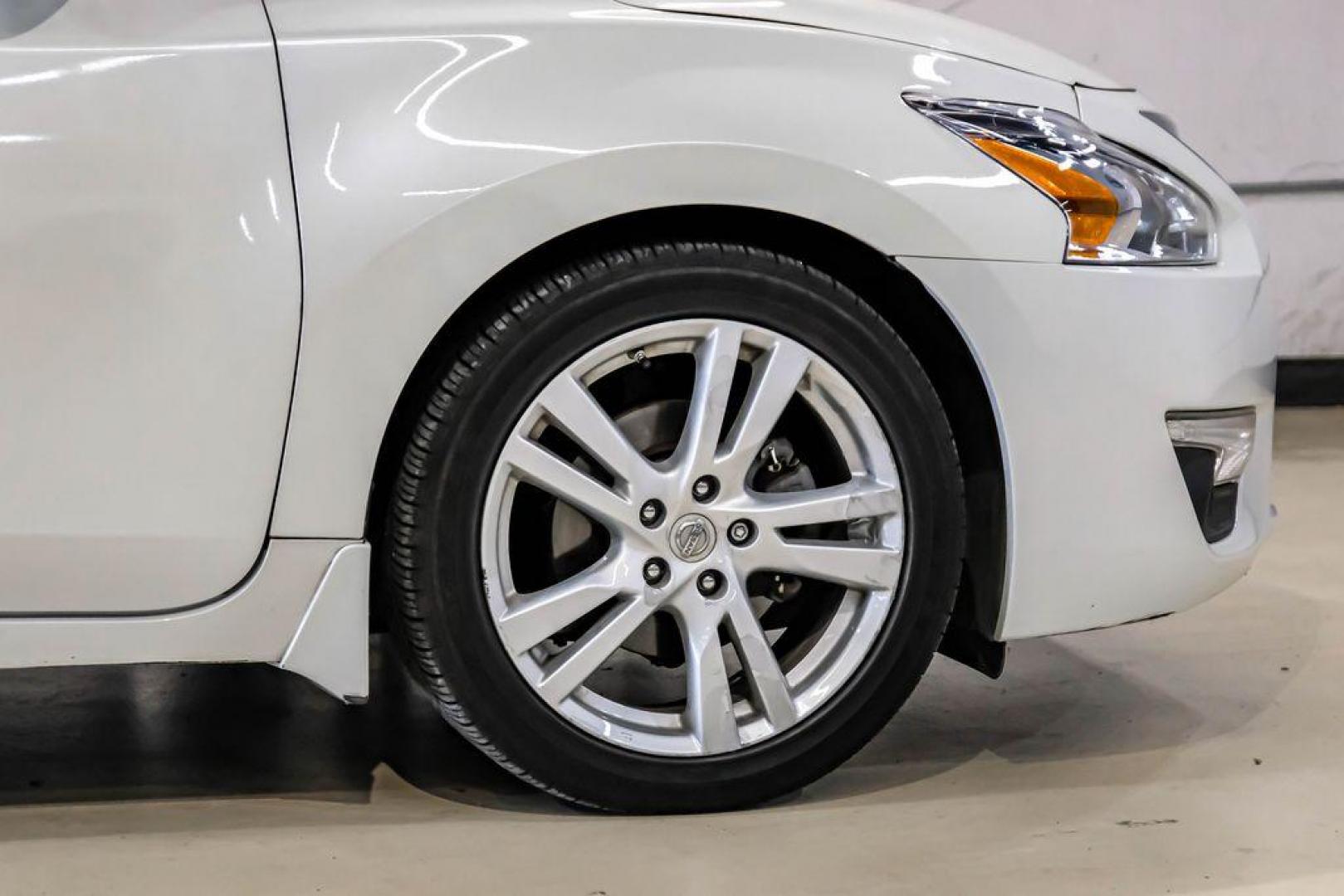 2015 Pearl White /Beige Nissan Altima 3.5 SL (1N4BL3AP6FC) with an 3.5L V6 DOHC 24V engine, CVT transmission, located at 15300 Midway Rd., Addison, TX, 75001, (972) 702-0011, 32.958321, -96.838074 - Photo#56