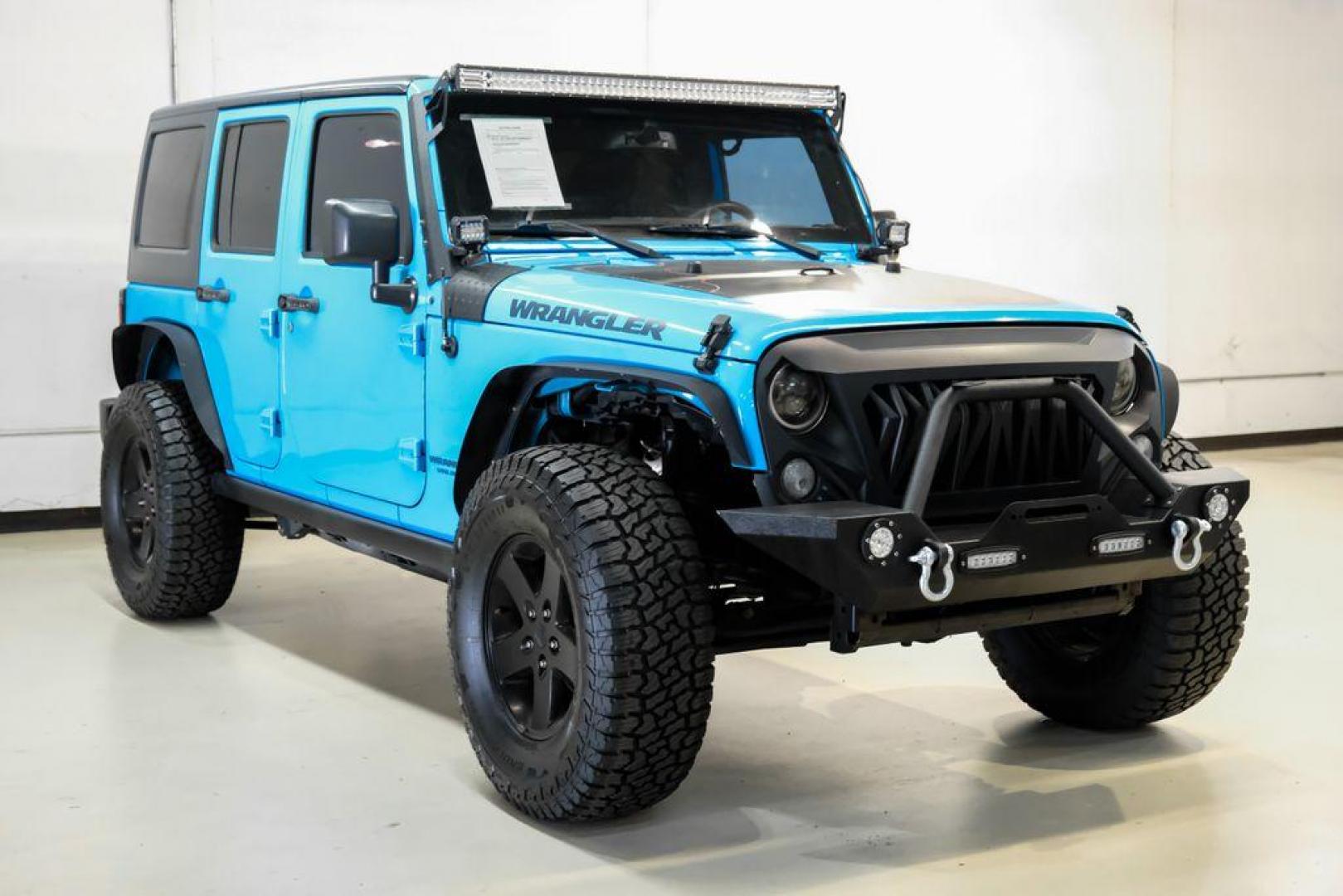 2017 Chief Clearcoat /Black Jeep Wrangler Unlimited Sport (1C4BJWDG6HL) with an 3.6L V6 24V VVT engine, Automatic transmission, located at 15300 Midway Rd., Addison, TX, 75001, (972) 702-0011, 32.958321, -96.838074 - Photo#5