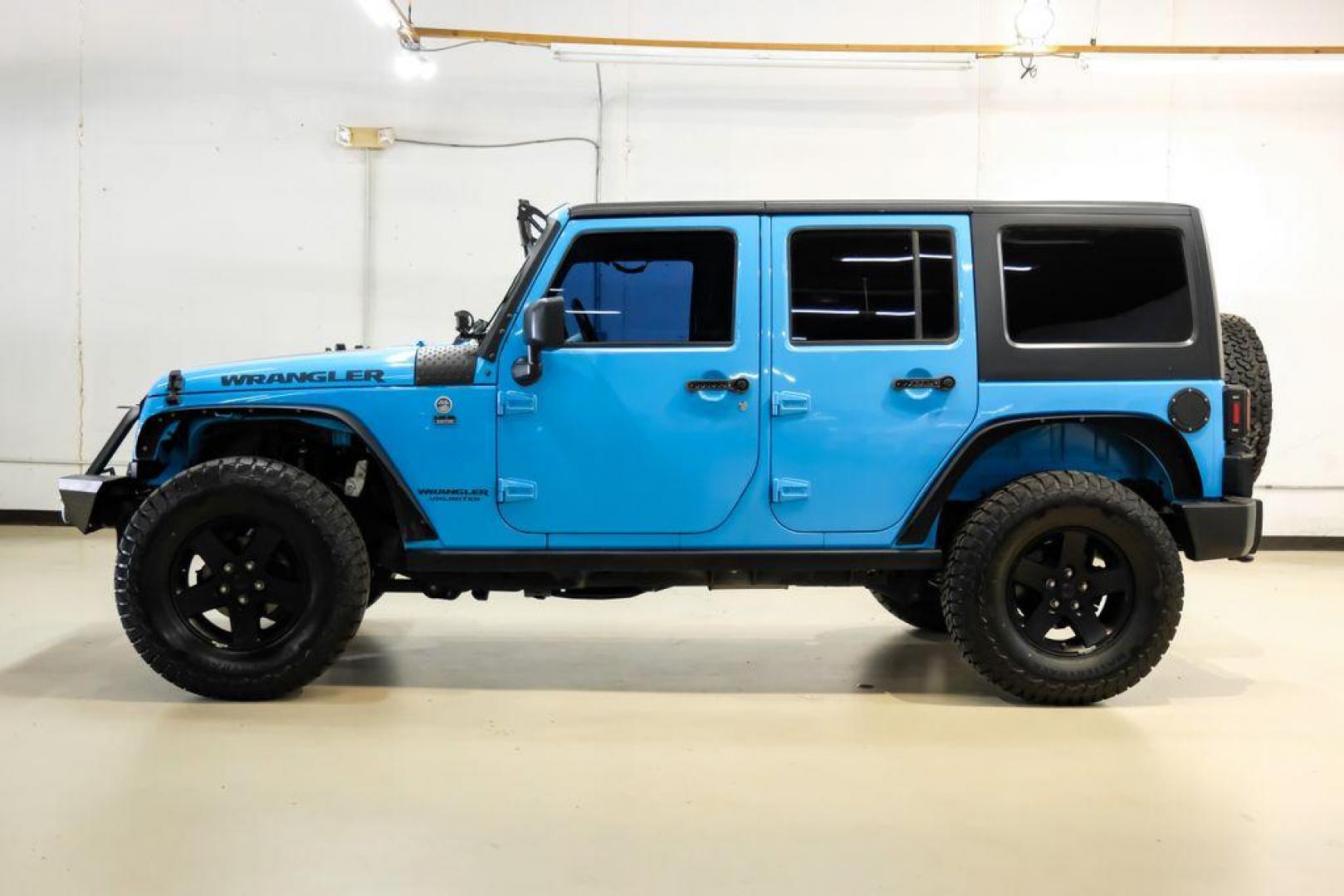 2017 Chief Clearcoat /Black Jeep Wrangler Unlimited Sport (1C4BJWDG6HL) with an 3.6L V6 24V VVT engine, Automatic transmission, located at 15300 Midway Rd., Addison, TX, 75001, (972) 702-0011, 32.958321, -96.838074 - Photo#10