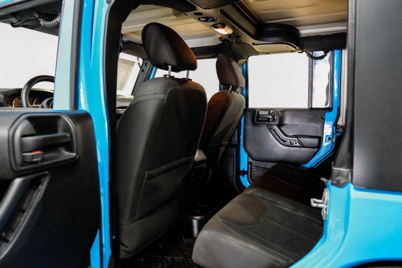 2017 Chief Clearcoat /Black Jeep Wrangler Unlimited Sport (1C4BJWDG6HL) with an 3.6L V6 24V VVT engine, Automatic transmission, located at 15300 Midway Rd., Addison, TX, 75001, (972) 702-0011, 32.958321, -96.838074 - Photo#32