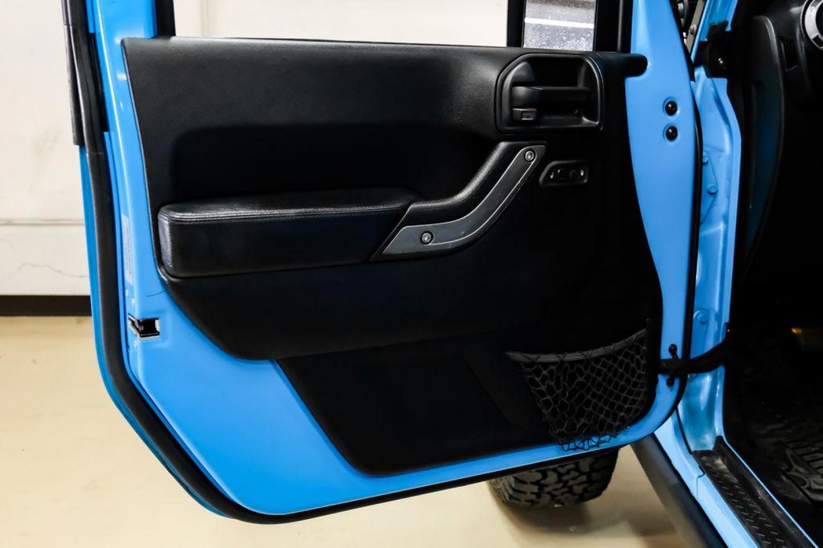 2017 Chief Clearcoat /Black Jeep Wrangler Unlimited Sport (1C4BJWDG6HL) with an 3.6L V6 24V VVT engine, Automatic transmission, located at 15300 Midway Rd., Addison, TX, 75001, (972) 702-0011, 32.958321, -96.838074 - Photo#36