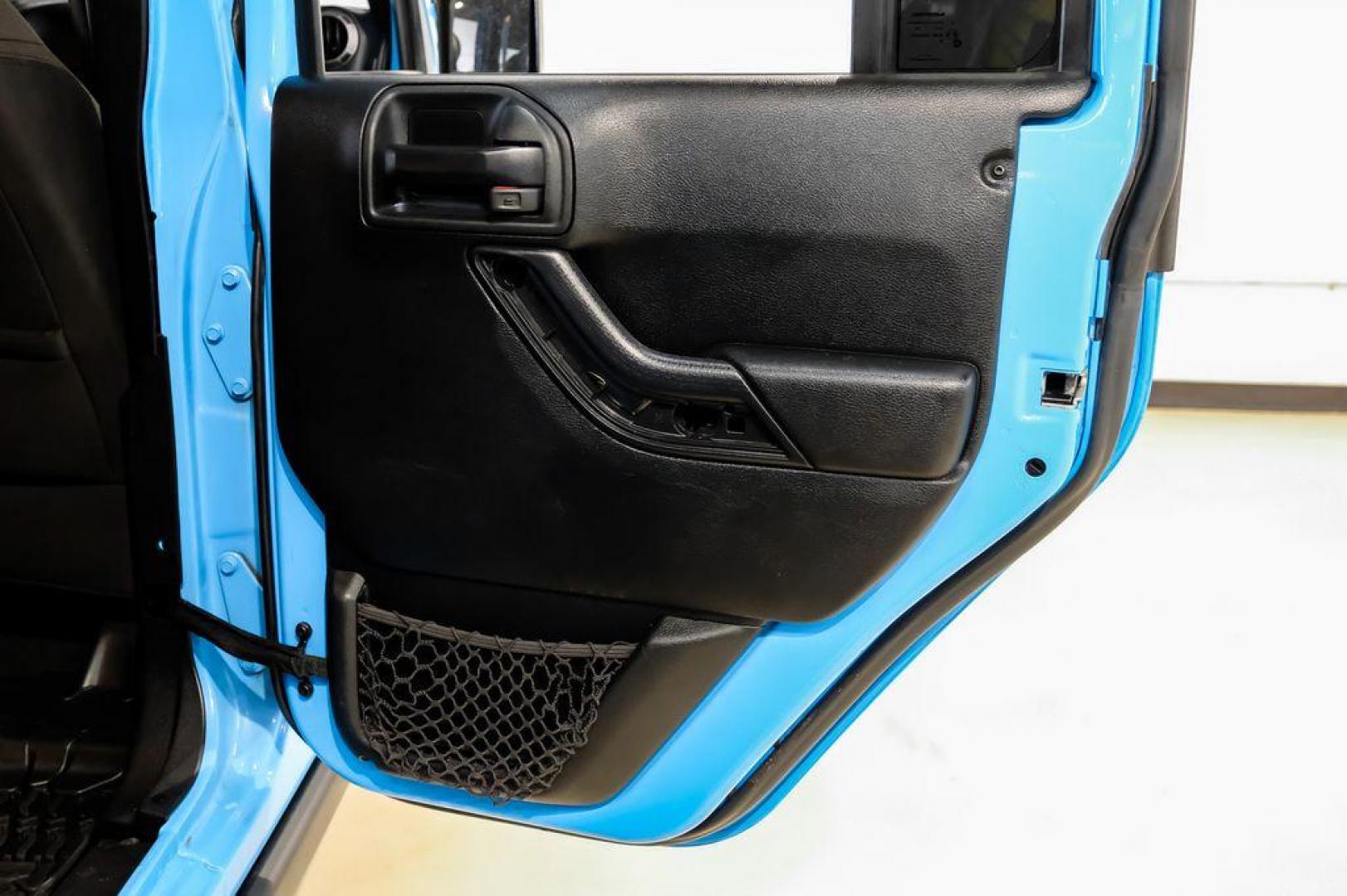 2017 Chief Clearcoat /Black Jeep Wrangler Unlimited Sport (1C4BJWDG6HL) with an 3.6L V6 24V VVT engine, Automatic transmission, located at 15300 Midway Rd., Addison, TX, 75001, (972) 702-0011, 32.958321, -96.838074 - Photo#40