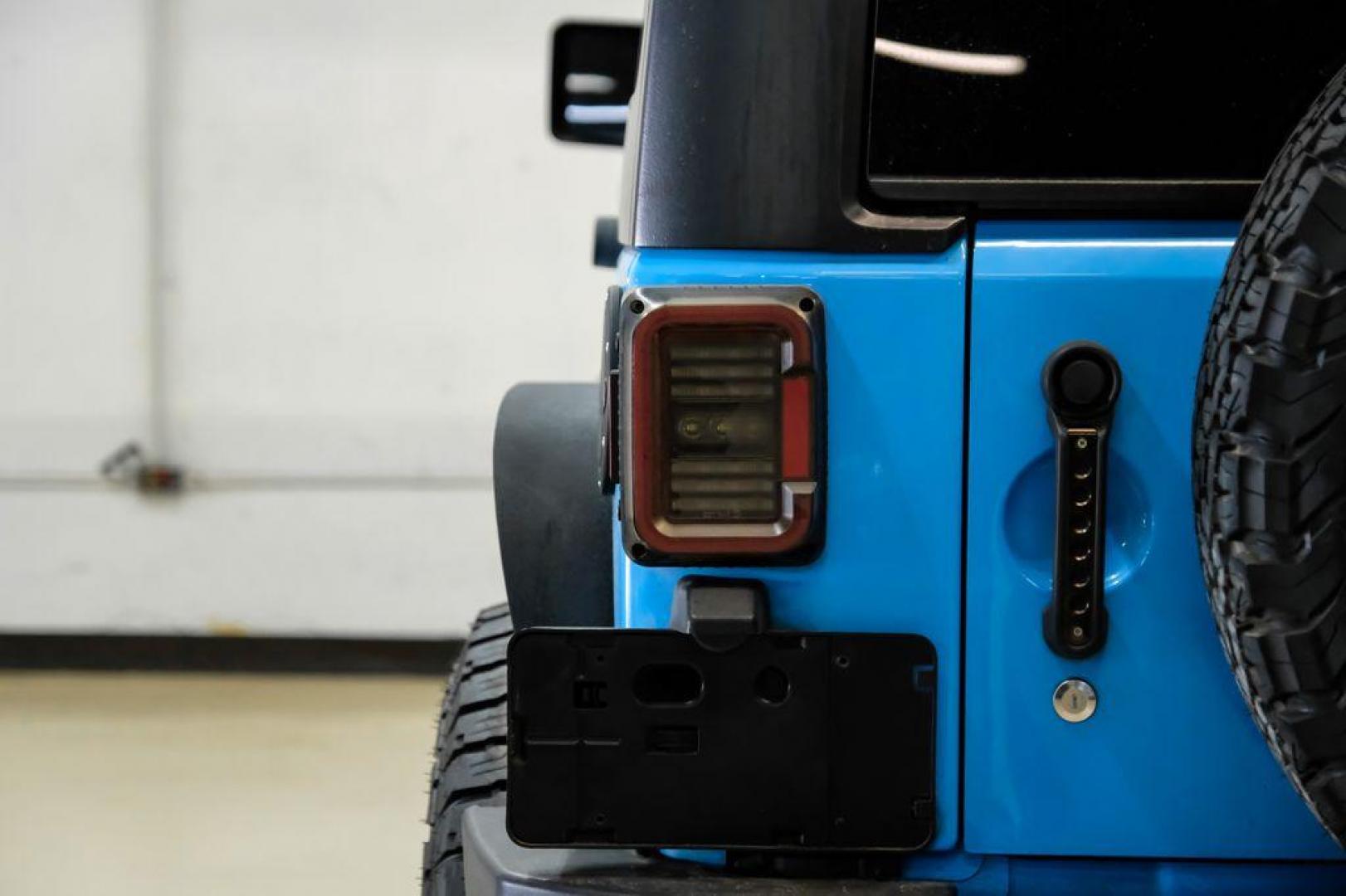 2017 Chief Clearcoat /Black Jeep Wrangler Unlimited Sport (1C4BJWDG6HL) with an 3.6L V6 24V VVT engine, Automatic transmission, located at 15300 Midway Rd., Addison, TX, 75001, (972) 702-0011, 32.958321, -96.838074 - Photo#42