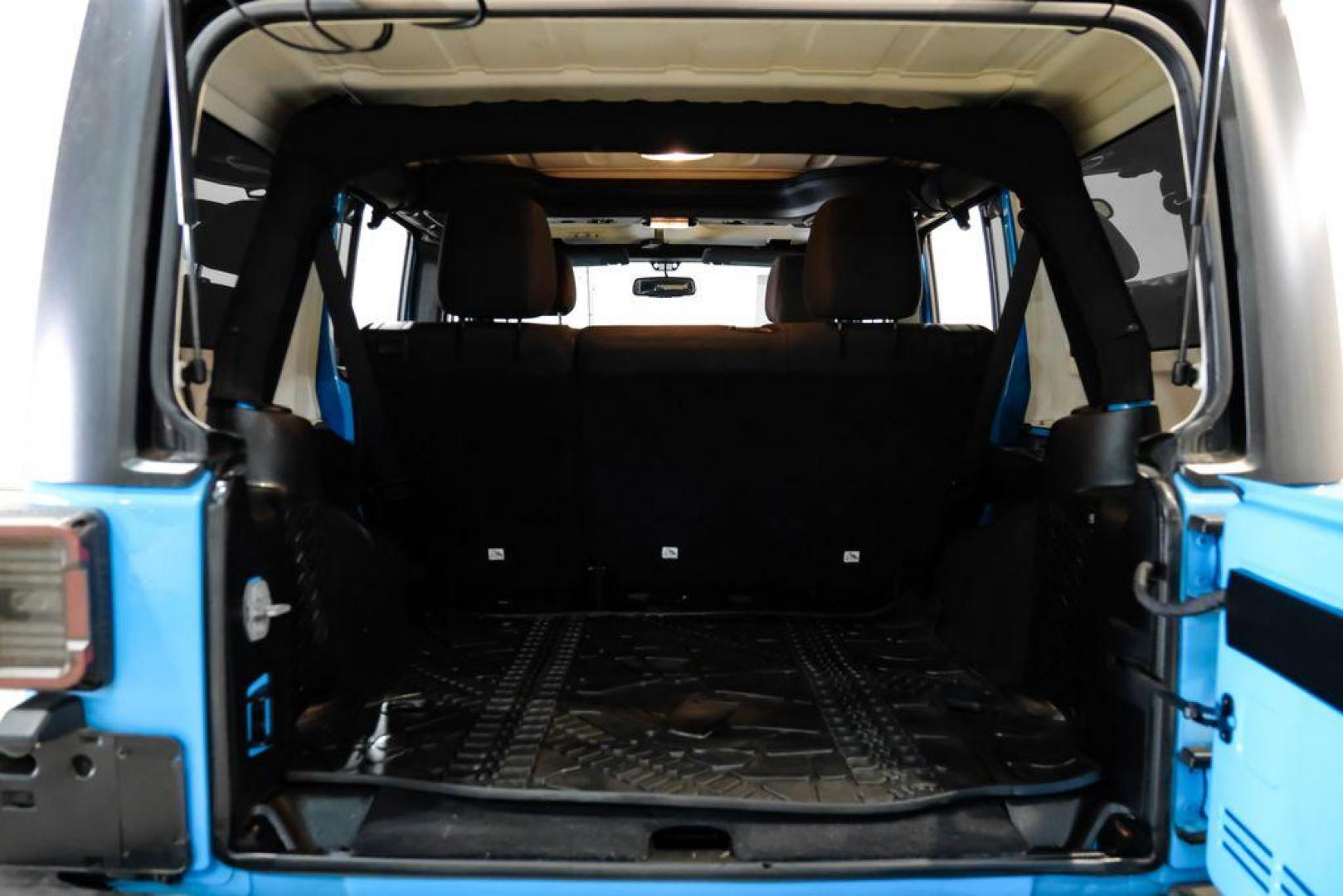 2017 Chief Clearcoat /Black Jeep Wrangler Unlimited Sport (1C4BJWDG6HL) with an 3.6L V6 24V VVT engine, Automatic transmission, located at 15300 Midway Rd., Addison, TX, 75001, (972) 702-0011, 32.958321, -96.838074 - Photo#47