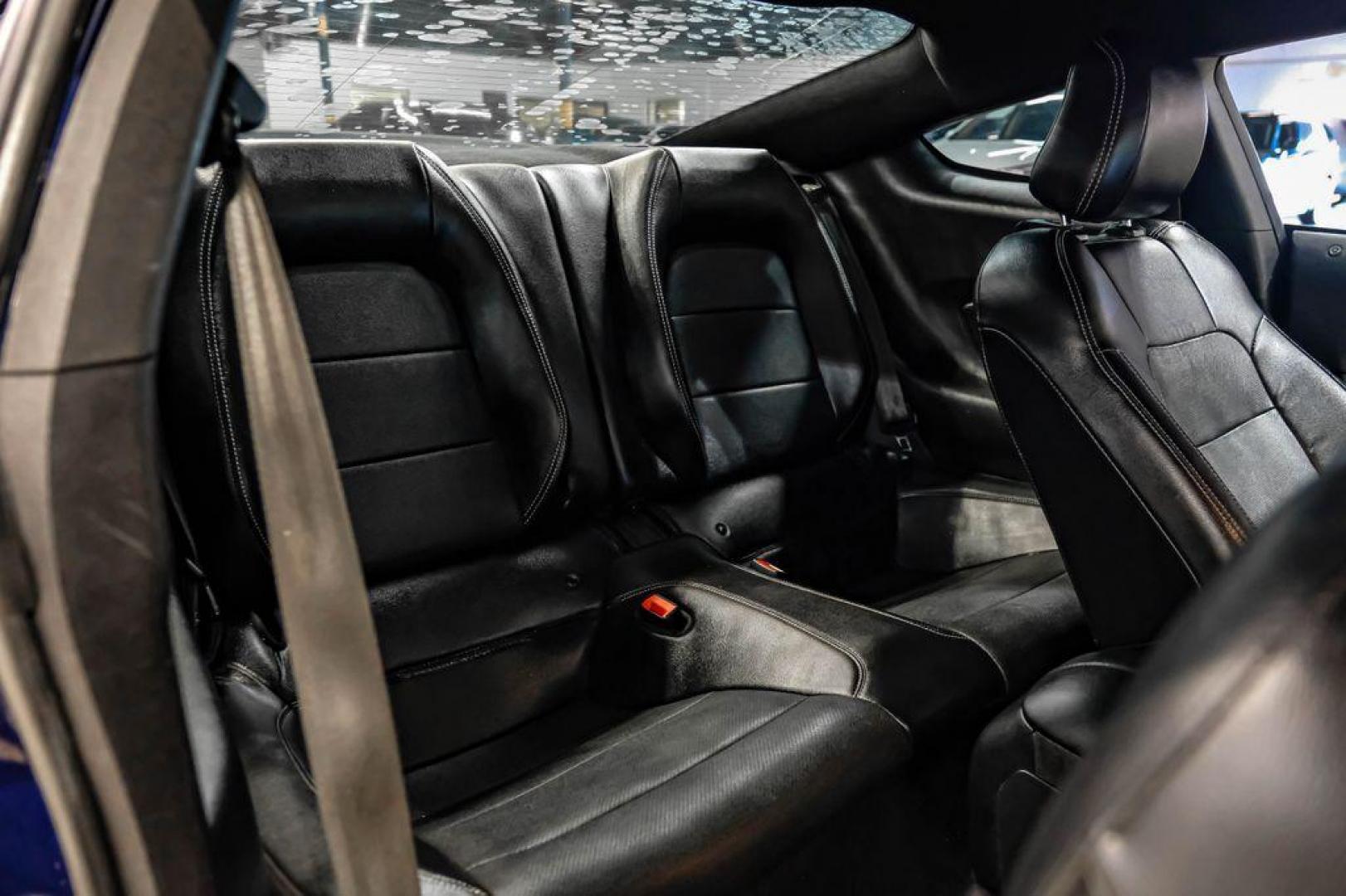 2019 Kona Blue Metallic /Ebony Ford Mustang EcoBoost Premium (1FA6P8TH6K5) with an EcoBoost 2.3L I4 GTDi DOHC Turbocharged VCT engine, Automatic transmission, located at 15300 Midway Rd., Addison, TX, 75001, (972) 702-0011, 32.958321, -96.838074 - Photo#30