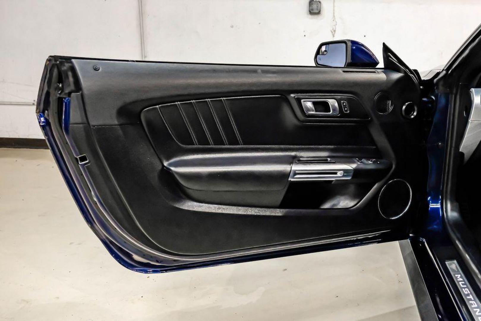 2019 Kona Blue Metallic /Ebony Ford Mustang EcoBoost Premium (1FA6P8TH6K5) with an EcoBoost 2.3L I4 GTDi DOHC Turbocharged VCT engine, Automatic transmission, located at 15300 Midway Rd., Addison, TX, 75001, (972) 702-0011, 32.958321, -96.838074 - Photo#33