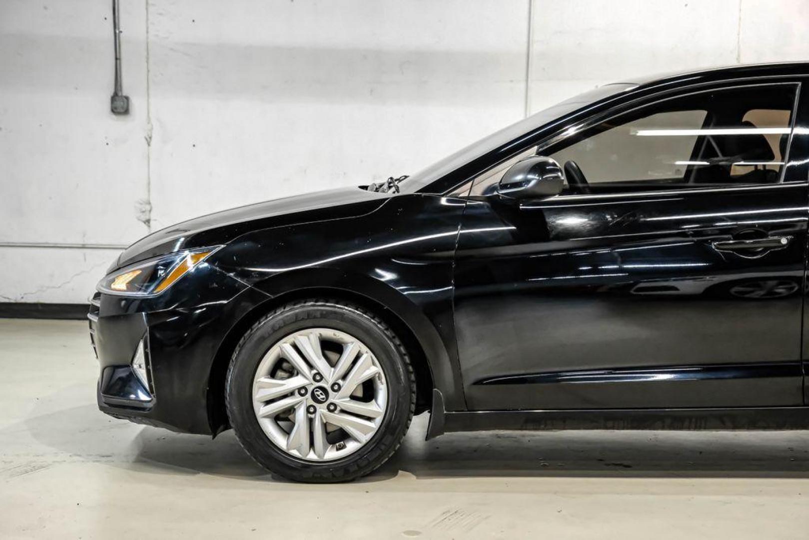 2020 Phantom Black /Gray Hyundai Elantra SEL (KMHD84LF0LU) with an 2.0L 4-Cylinder DOHC 16V engine, CVT transmission, located at 15300 Midway Rd., Addison, TX, 75001, (972) 702-0011, 32.958321, -96.838074 - Photo#11