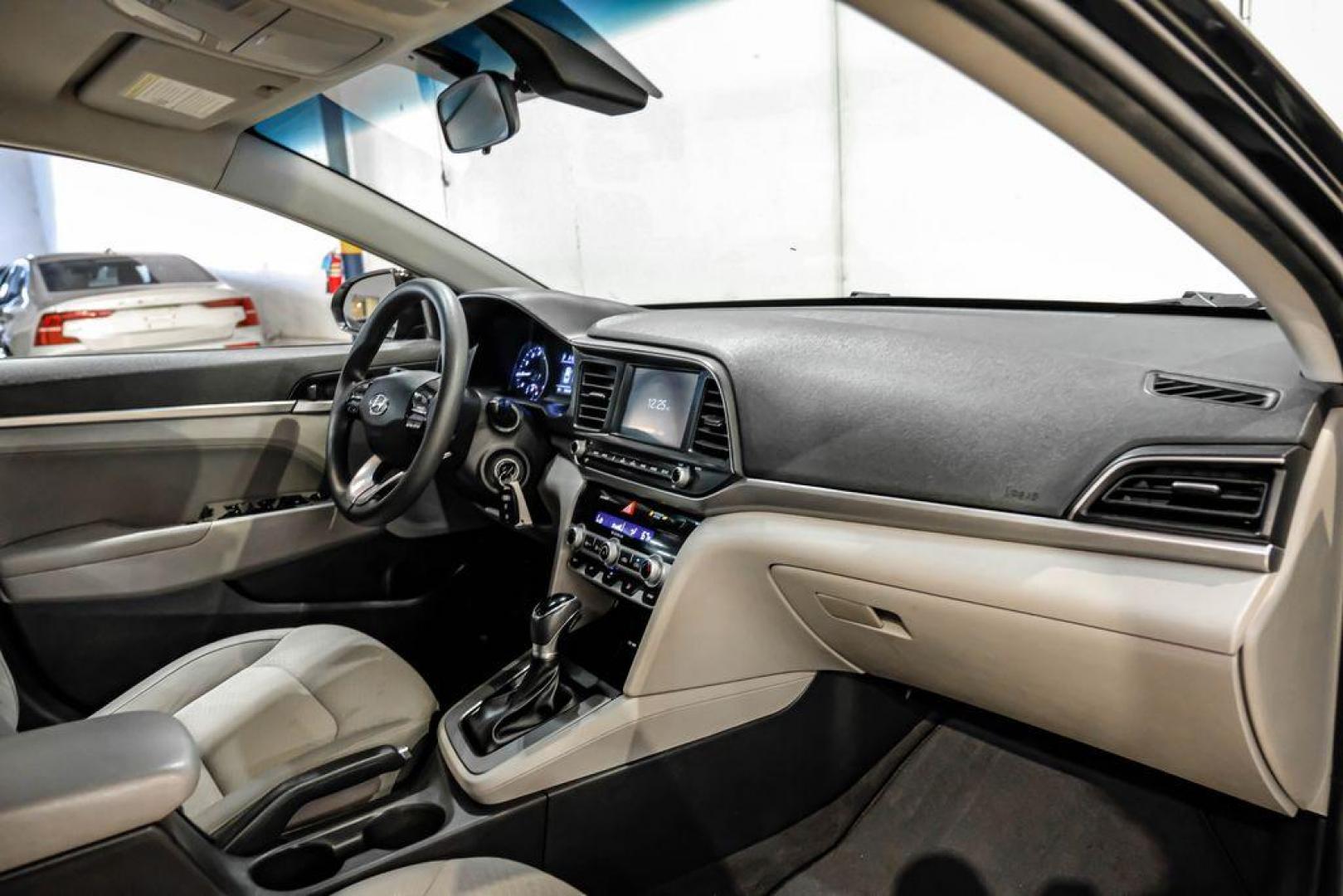 2020 Phantom Black /Gray Hyundai Elantra SEL (KMHD84LF0LU) with an 2.0L 4-Cylinder DOHC 16V engine, CVT transmission, located at 15300 Midway Rd., Addison, TX, 75001, (972) 702-0011, 32.958321, -96.838074 - Photo#13